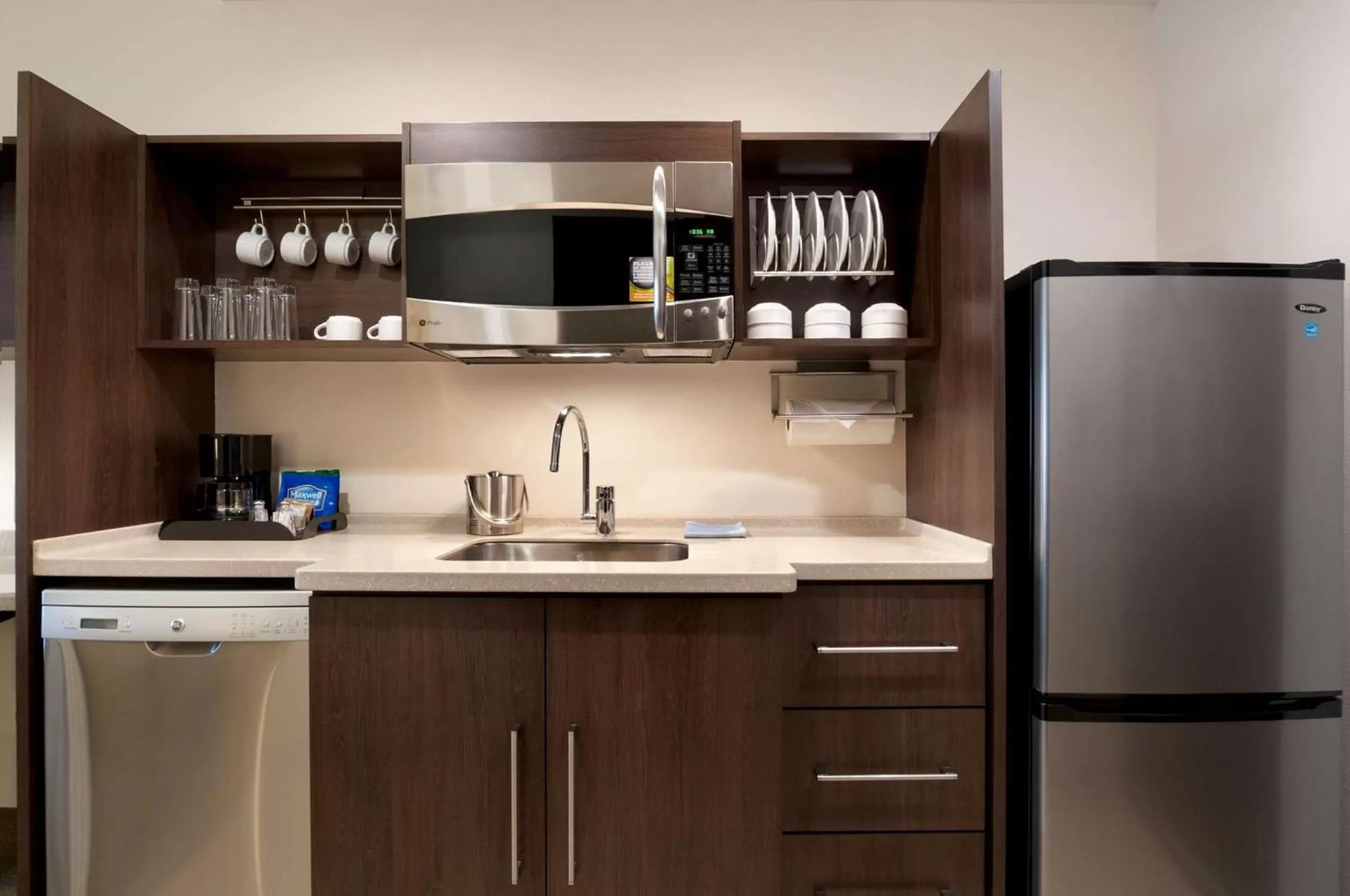 Kitchen or kitchenette in Homewood Suites by Hilton Queretaro