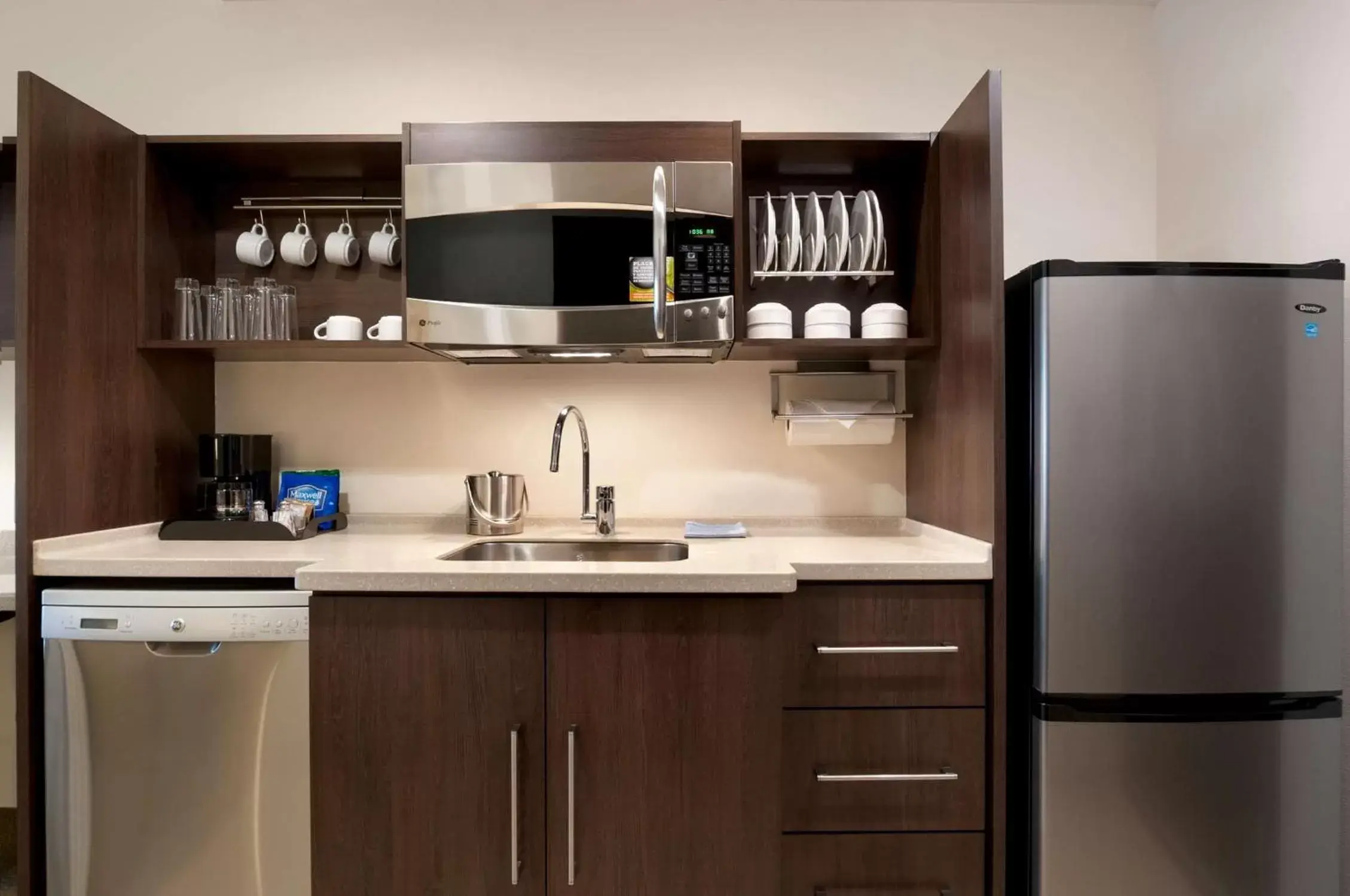 Kitchen or kitchenette, Kitchen/Kitchenette in Homewood Suites by Hilton Queretaro