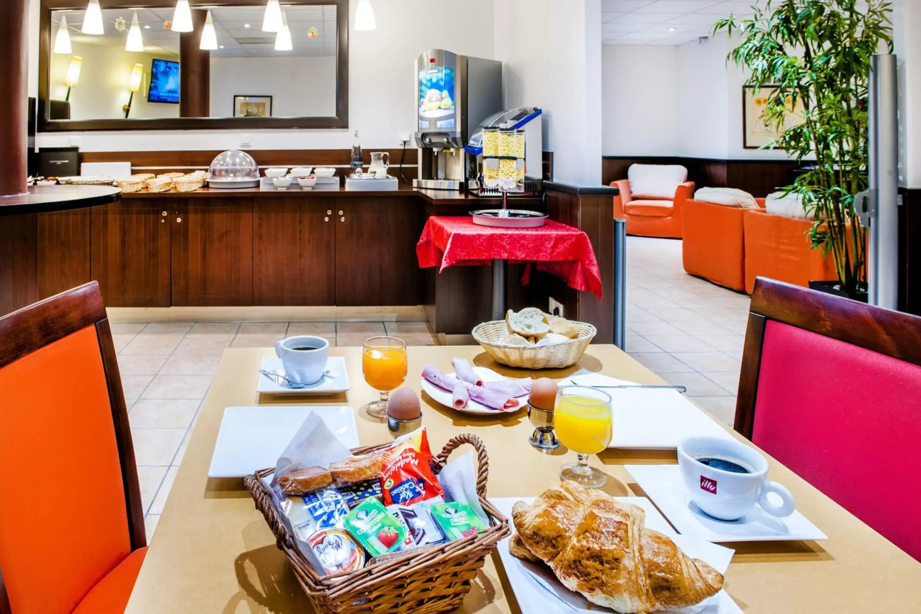 Breakfast, Restaurant/Places to Eat in Appart'hôtel Saint Jean