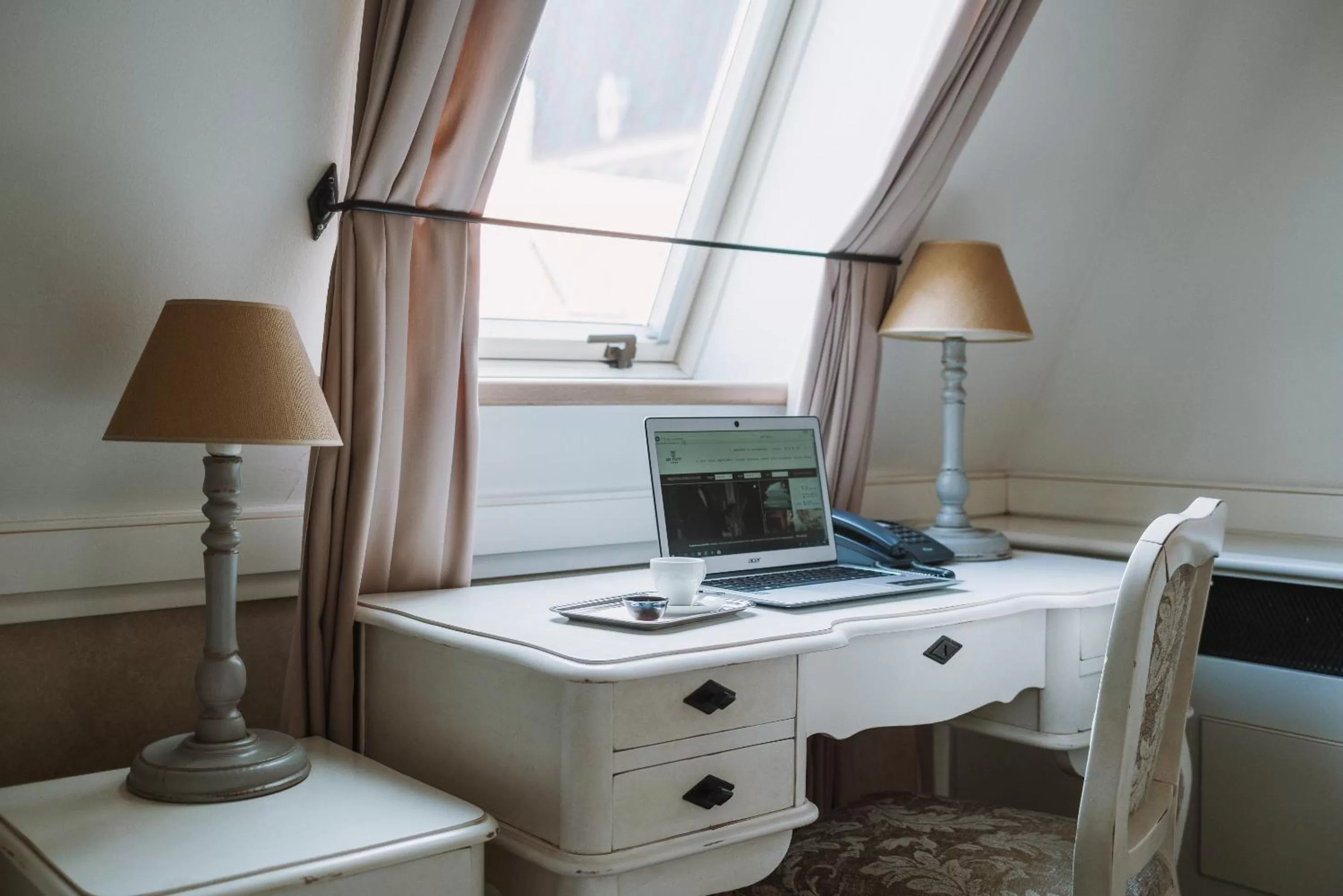 Photo of the whole room in Art Hotel