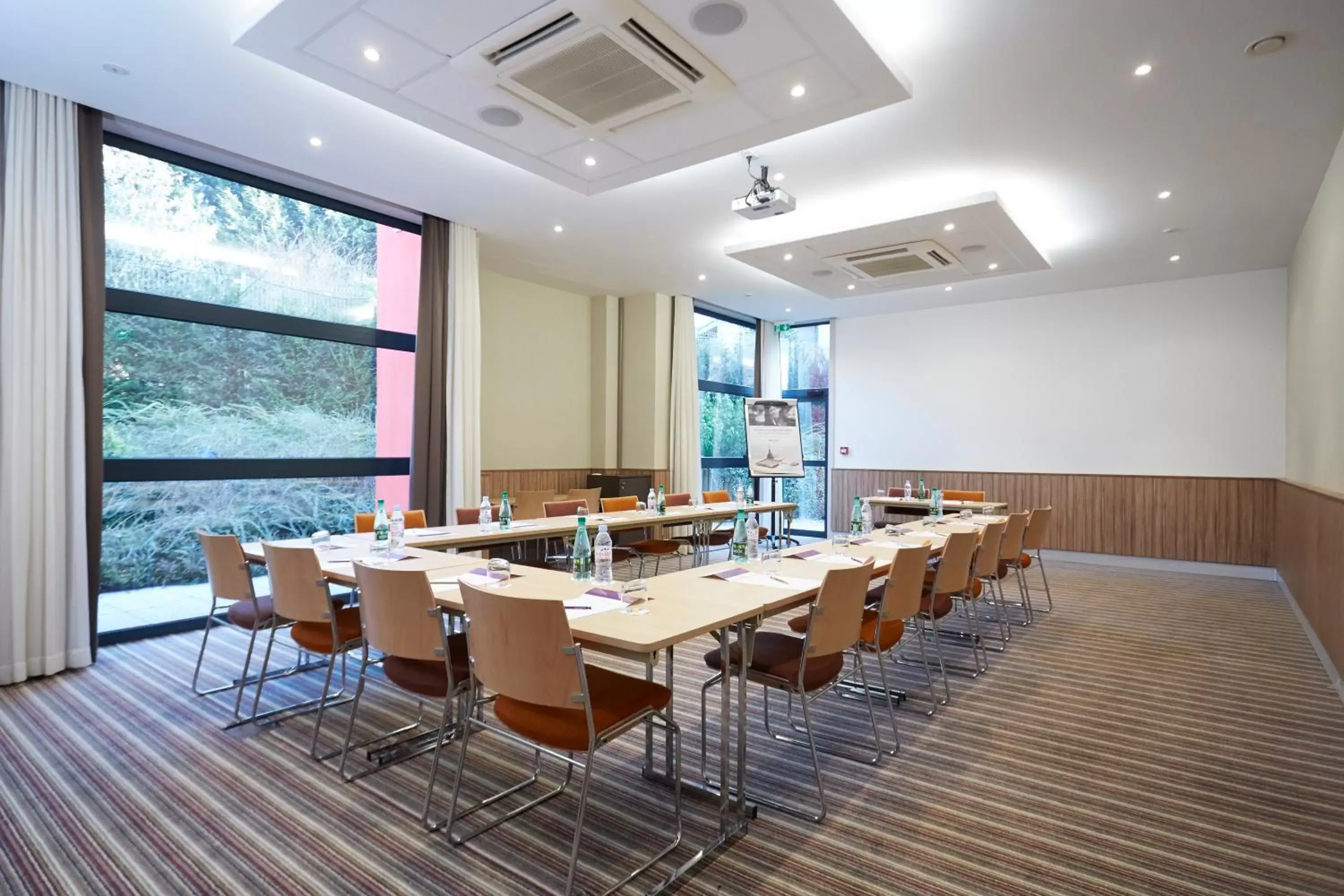 Meeting/conference room in Mercure Valenciennes Centre