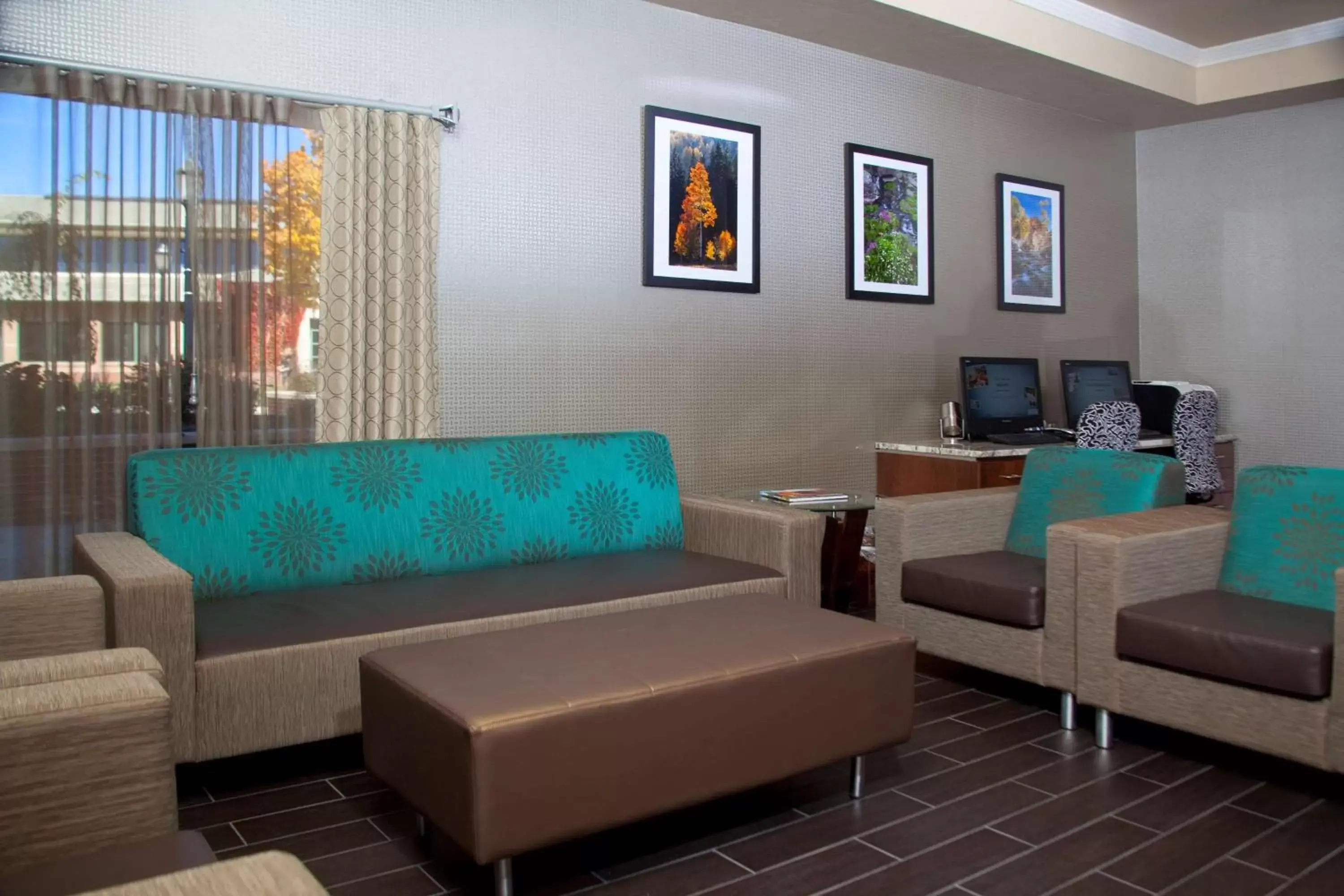 Lobby or reception, Seating Area in Hampton Inn Grand Junction