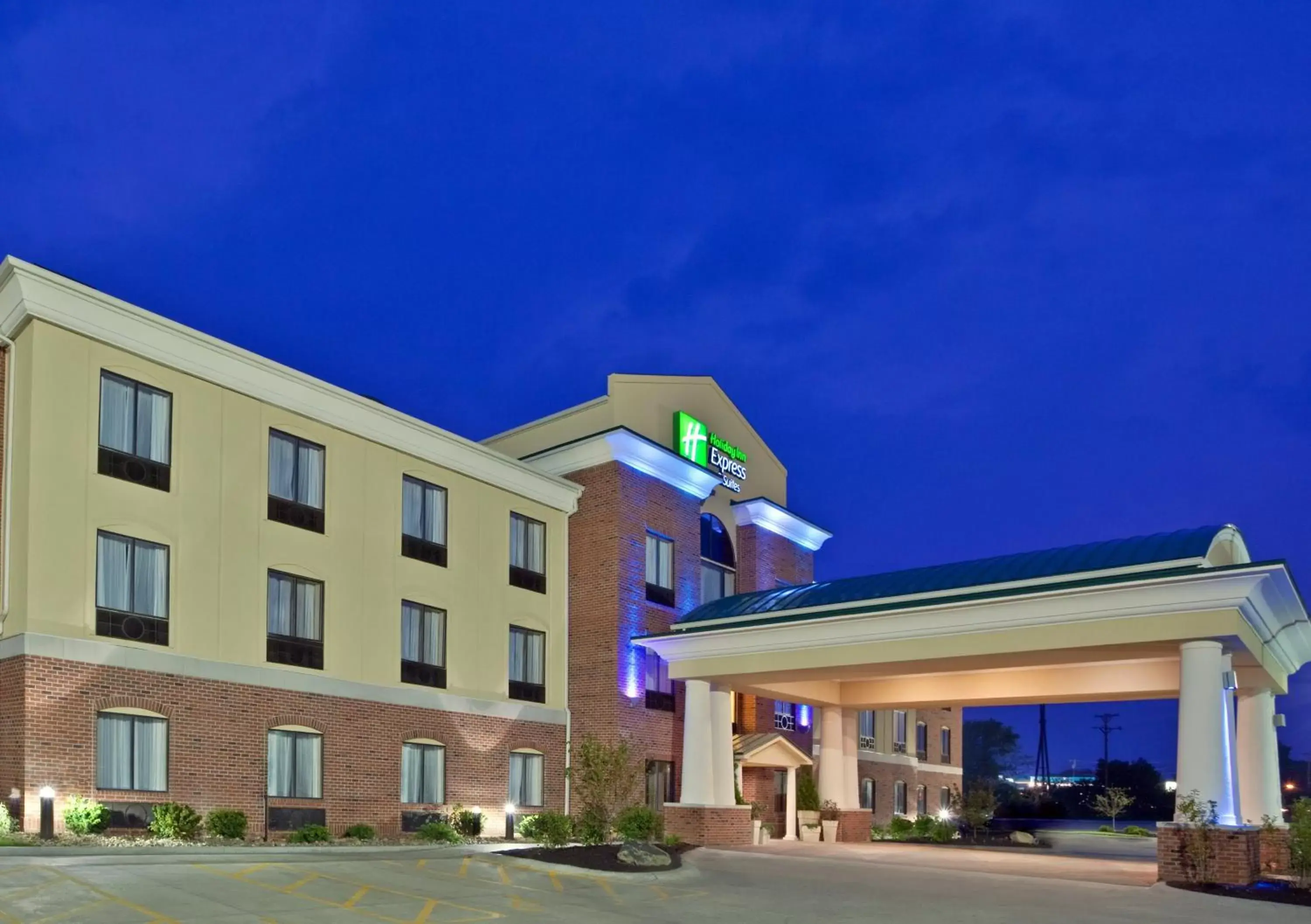 Property Building in Holiday Inn Express Hotel & Suites Tipp City, an IHG Hotel