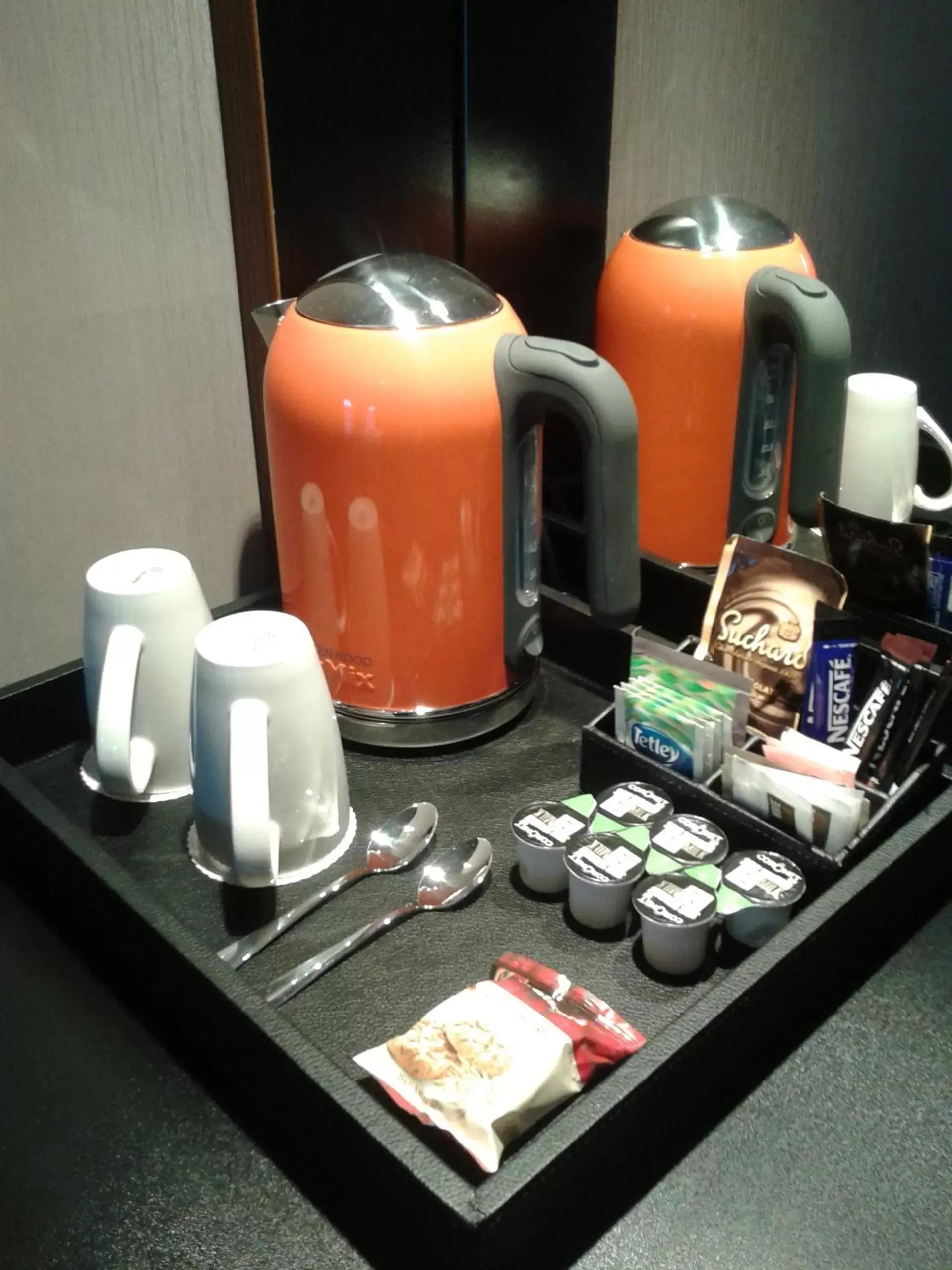 Coffee/tea facilities in Crowne Plaza Gerrards Cross, an IHG Hotel