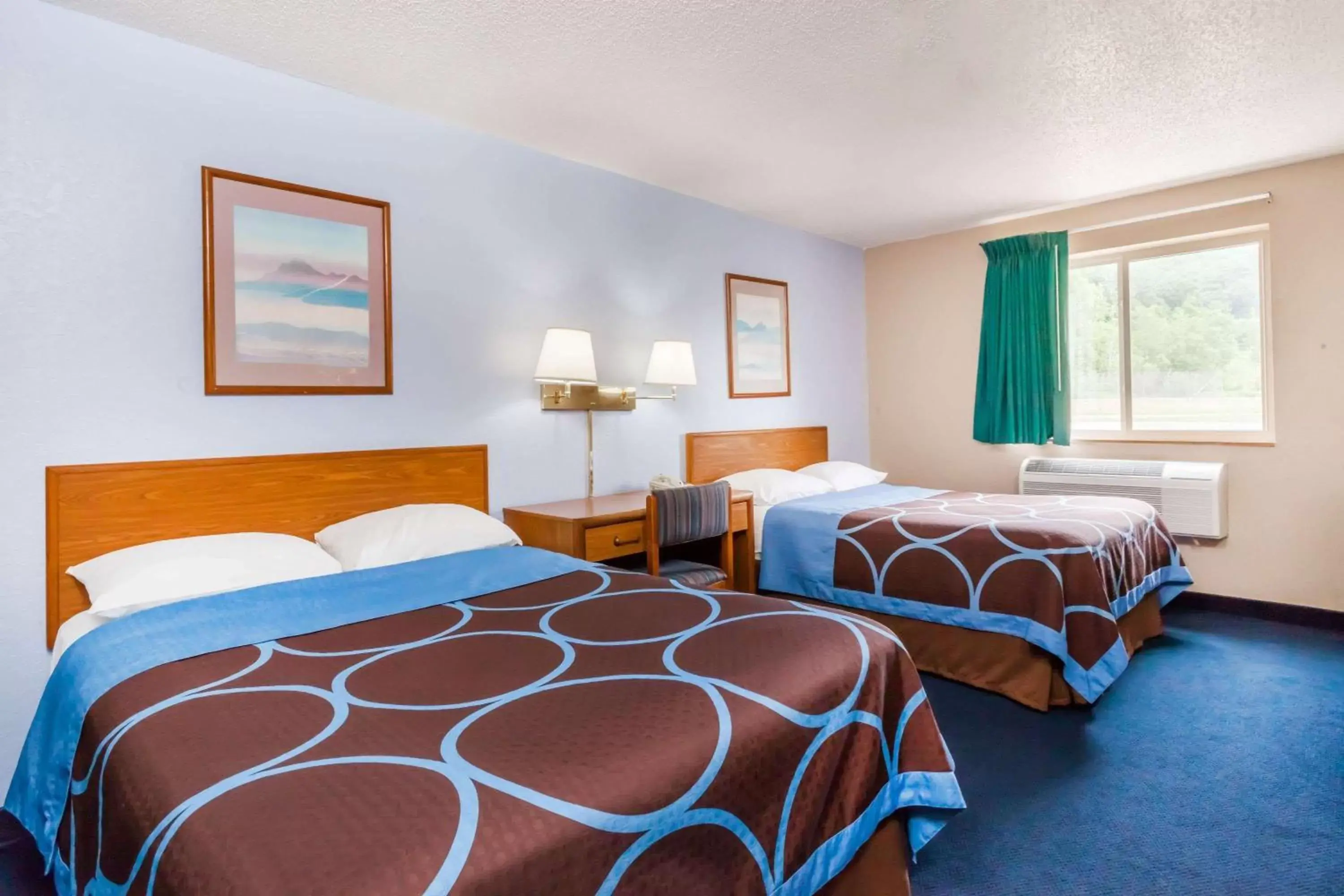 Photo of the whole room, Bed in Super 8 by Wyndham Sidney NY