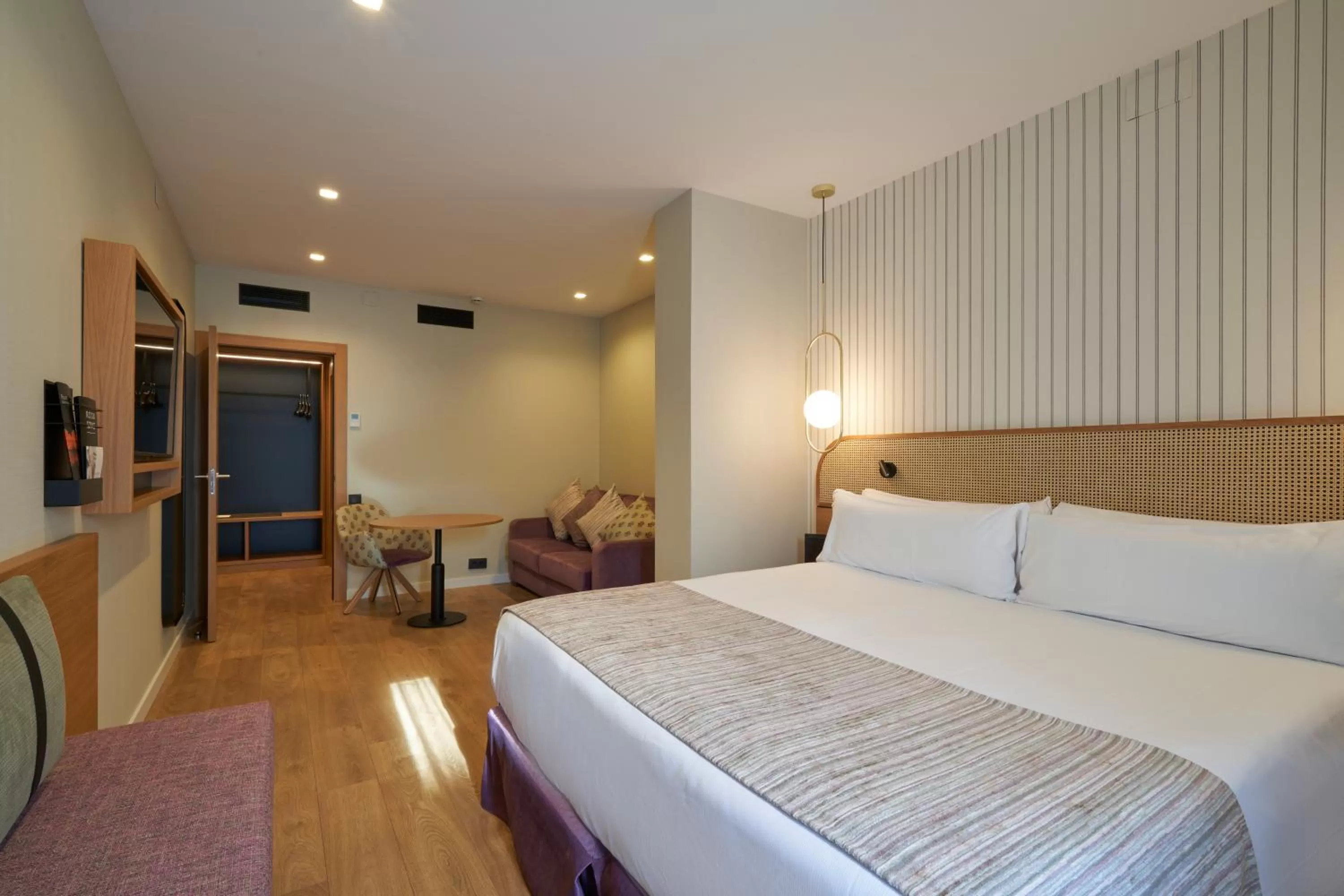 Bed in Catalonia Diagonal Centro