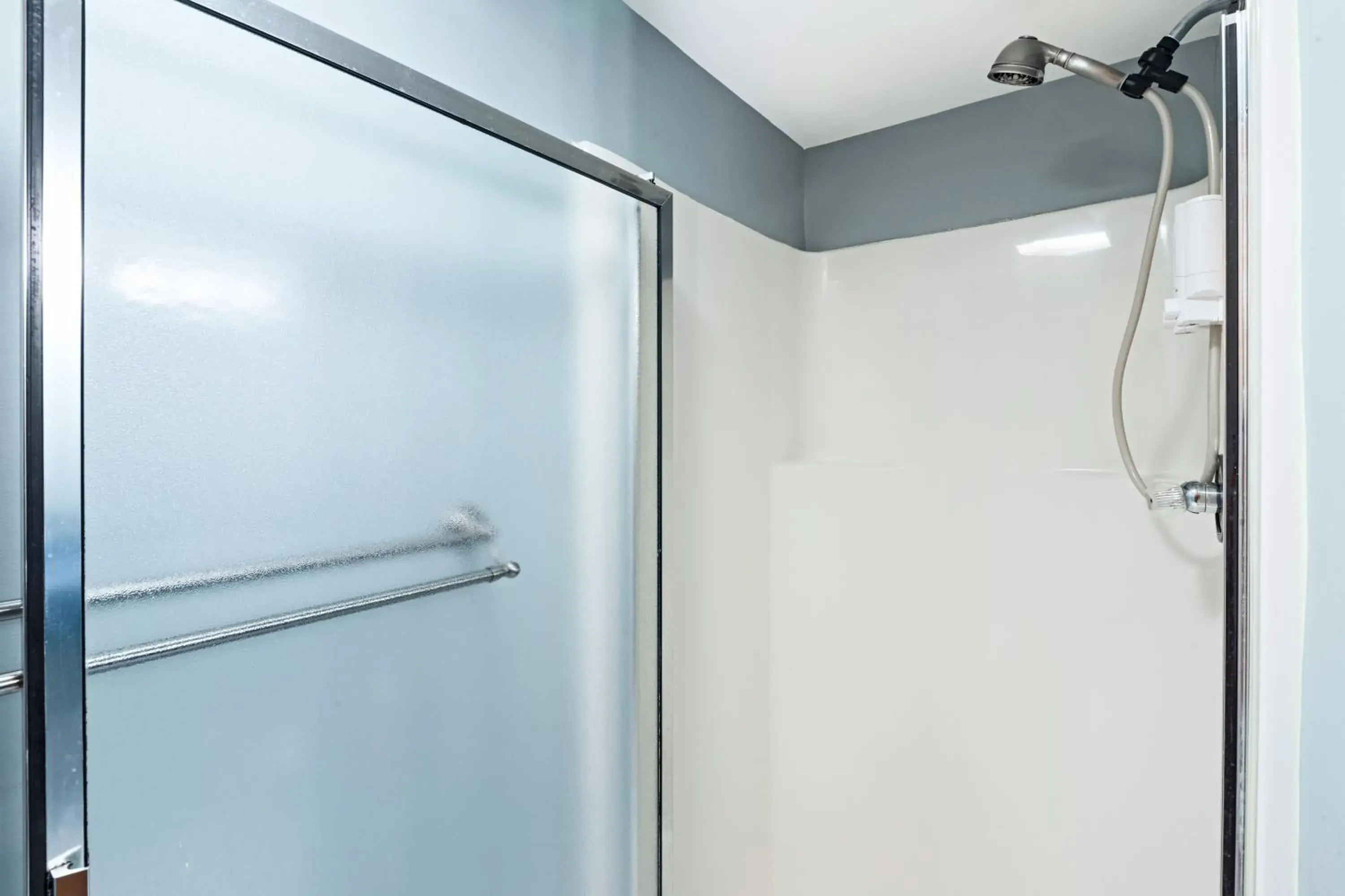 Shower, Bathroom in Ocean Sands Resort
