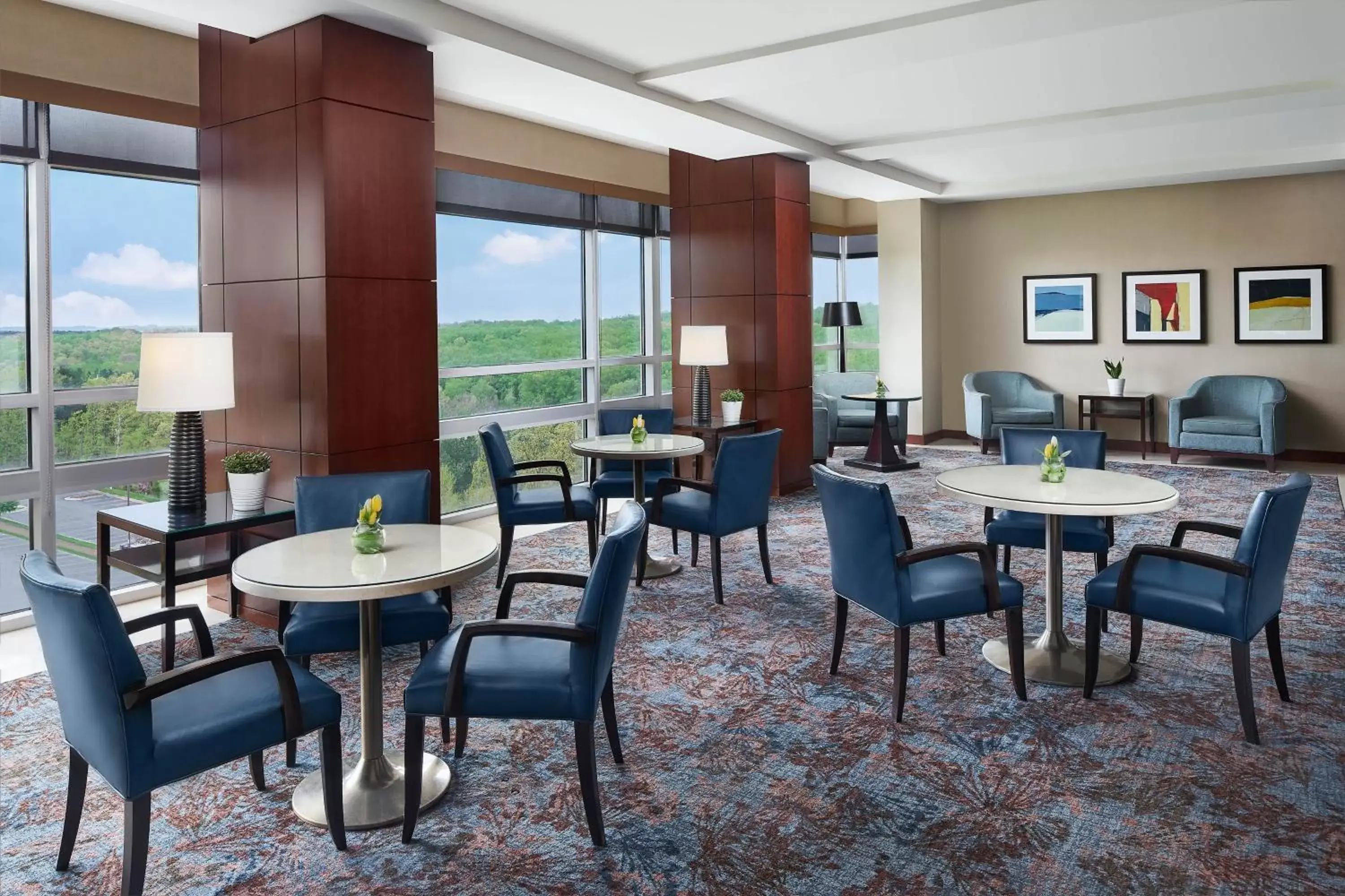 Lounge or bar in The Westin Baltimore Washington Airport - BWI