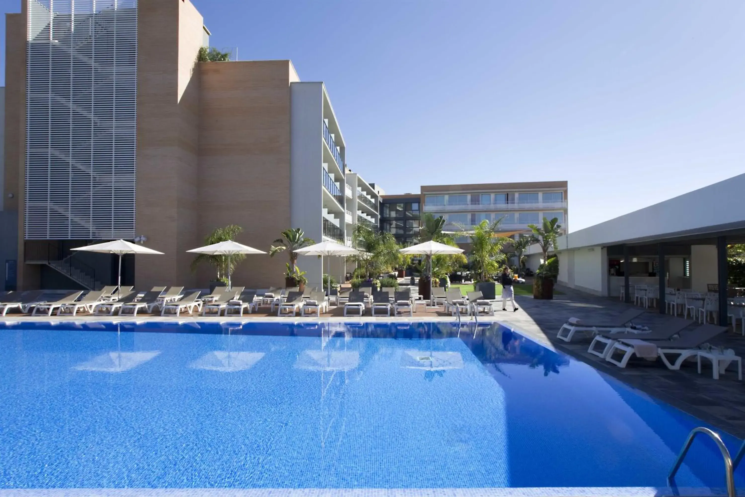 Facade/entrance, Swimming Pool in Altafulla Mar Hotel