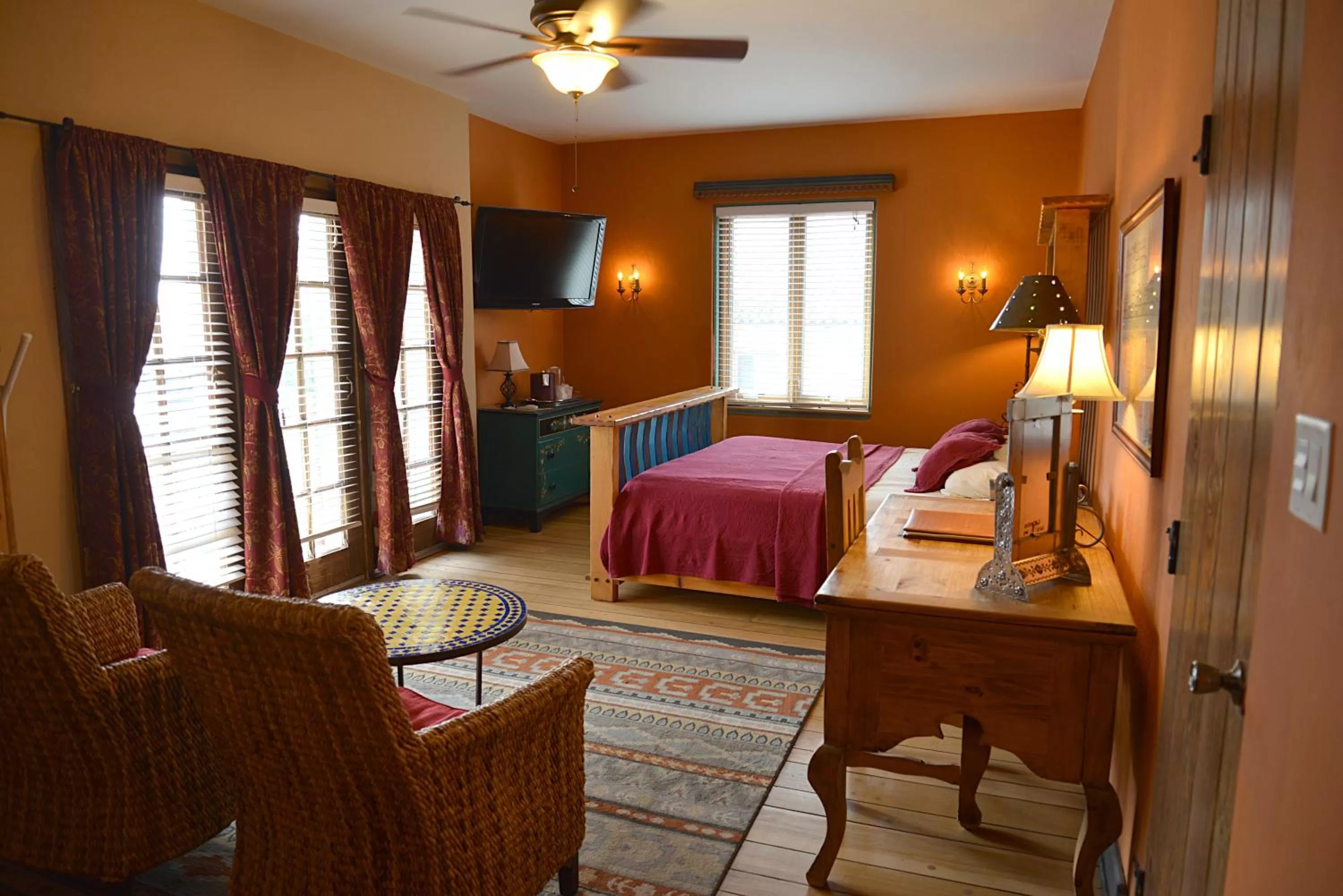 Balcony/Terrace, Bed in La Posada Hotel and Gardens