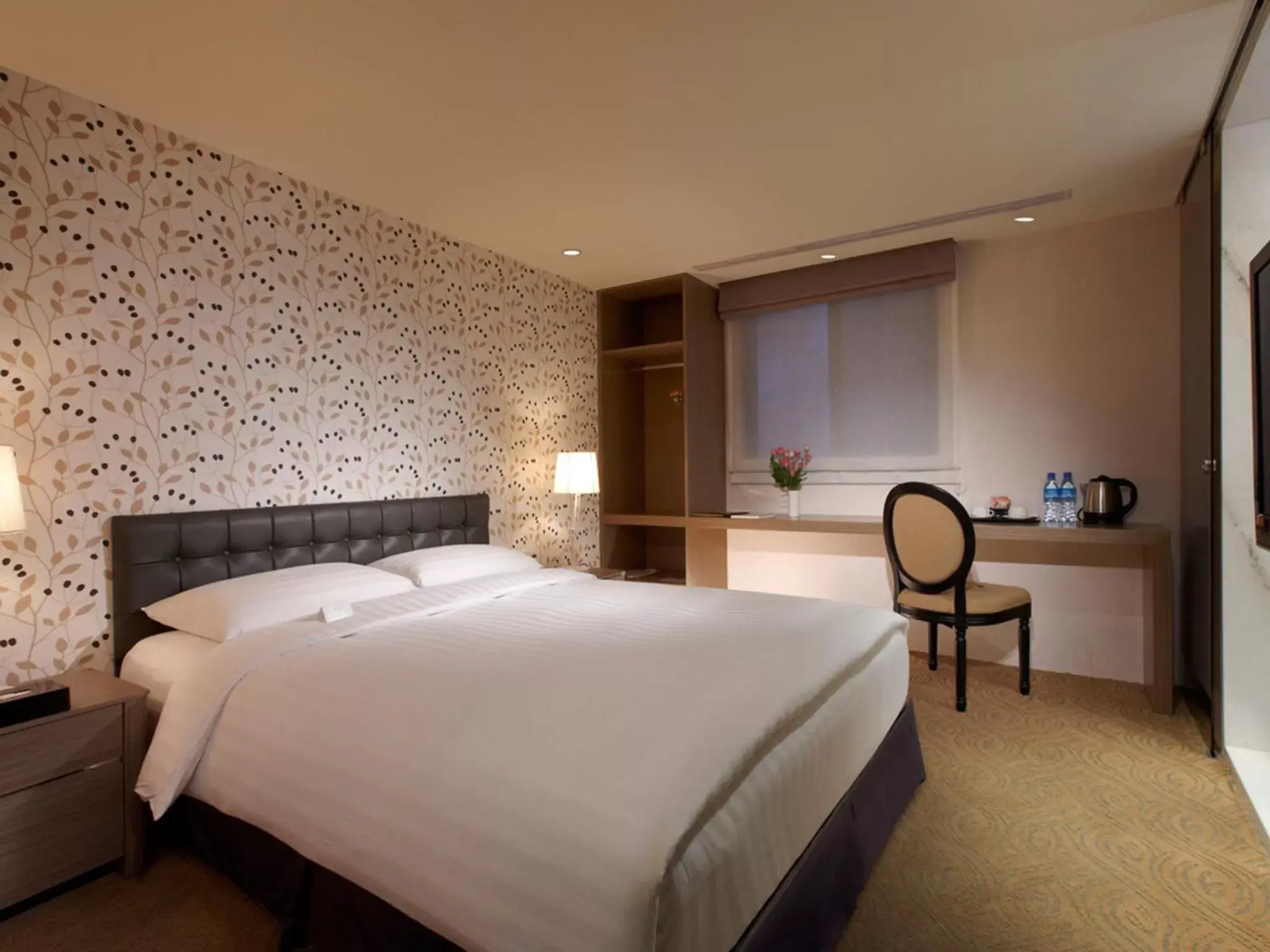 Bedroom, Bed in RF Hotel - Zhongxiao