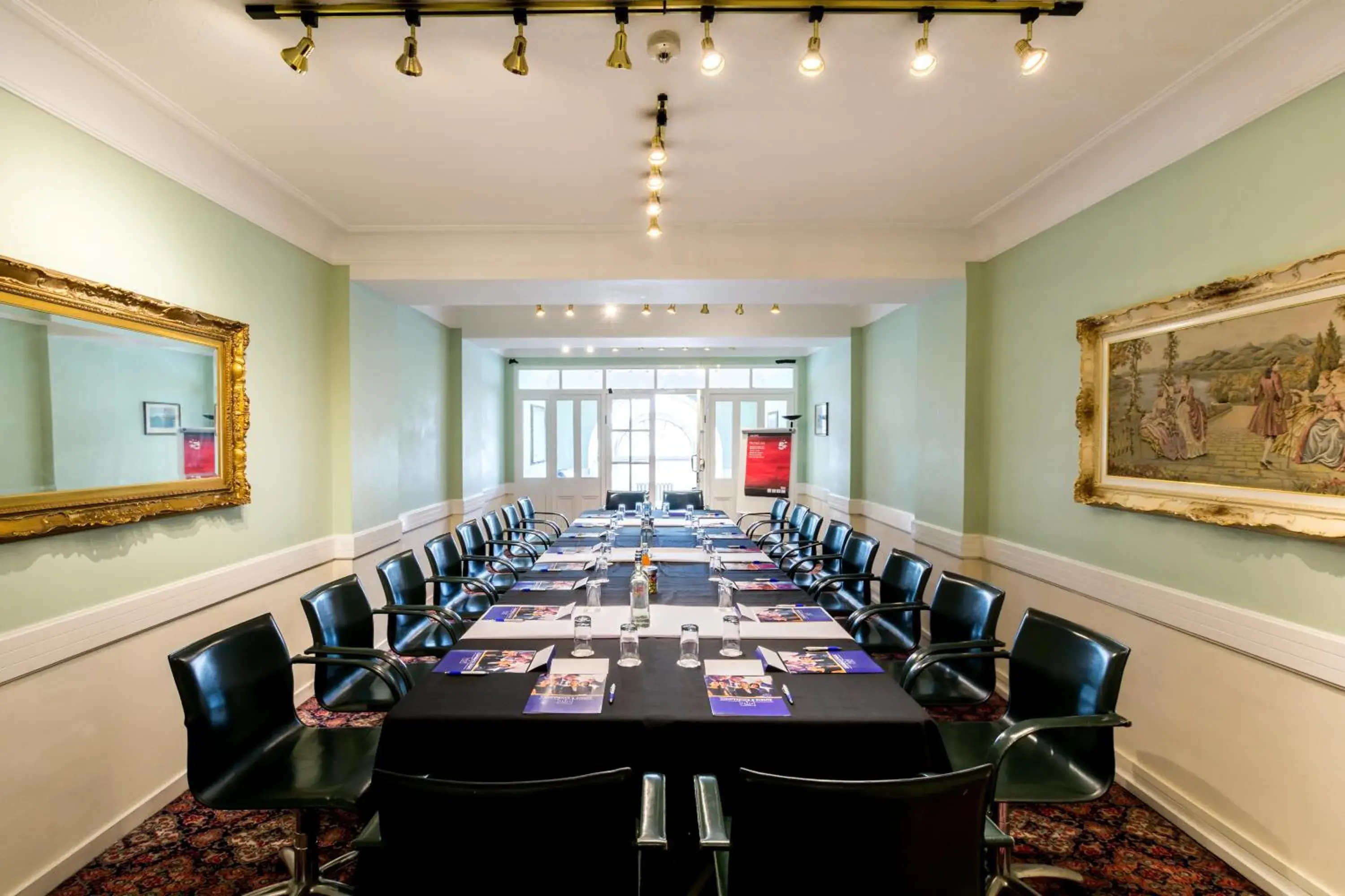 Business facilities in Adelphi Hotel