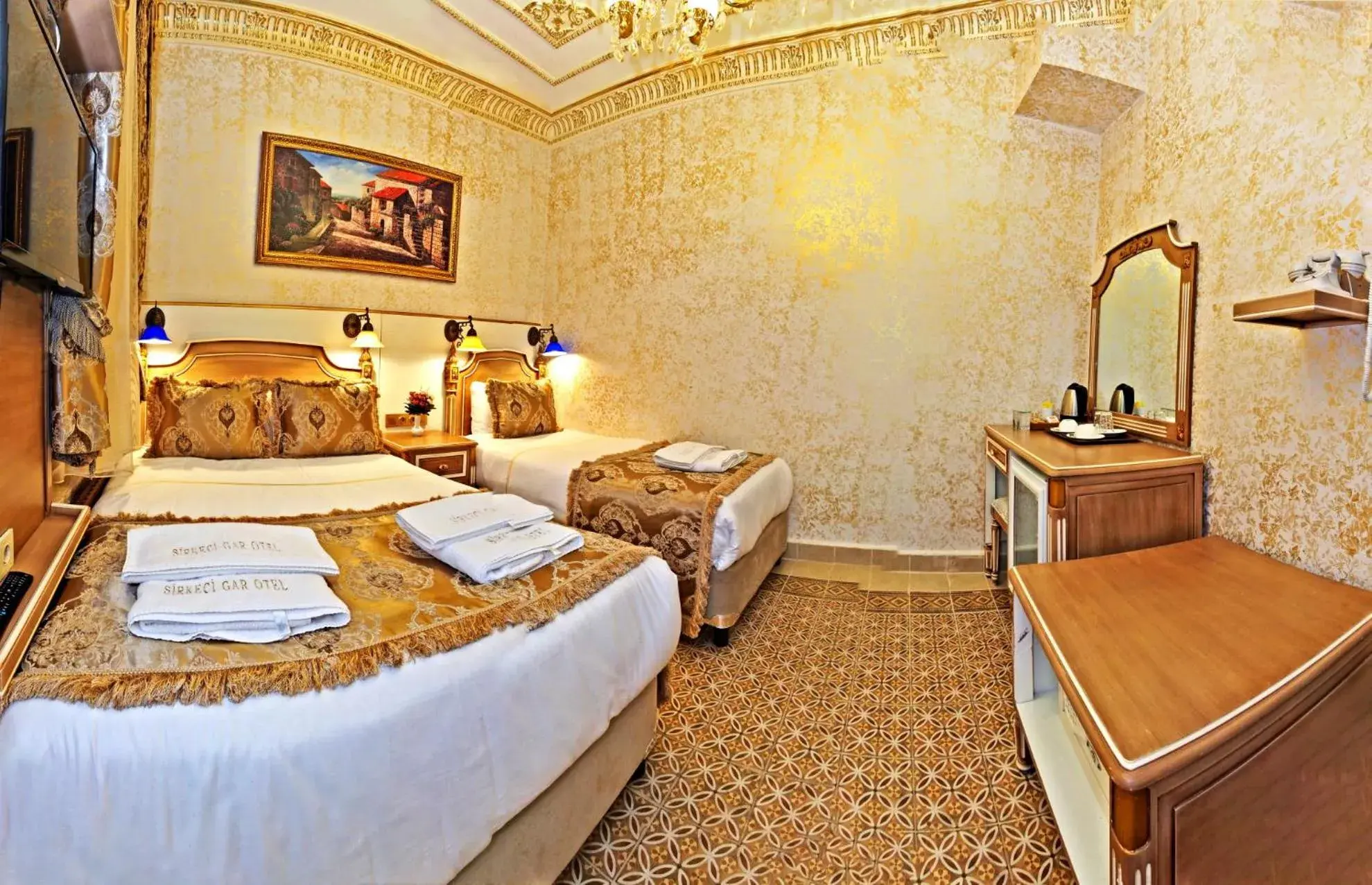 Photo of the whole room, Bed in Sirkeci Gar Hotel