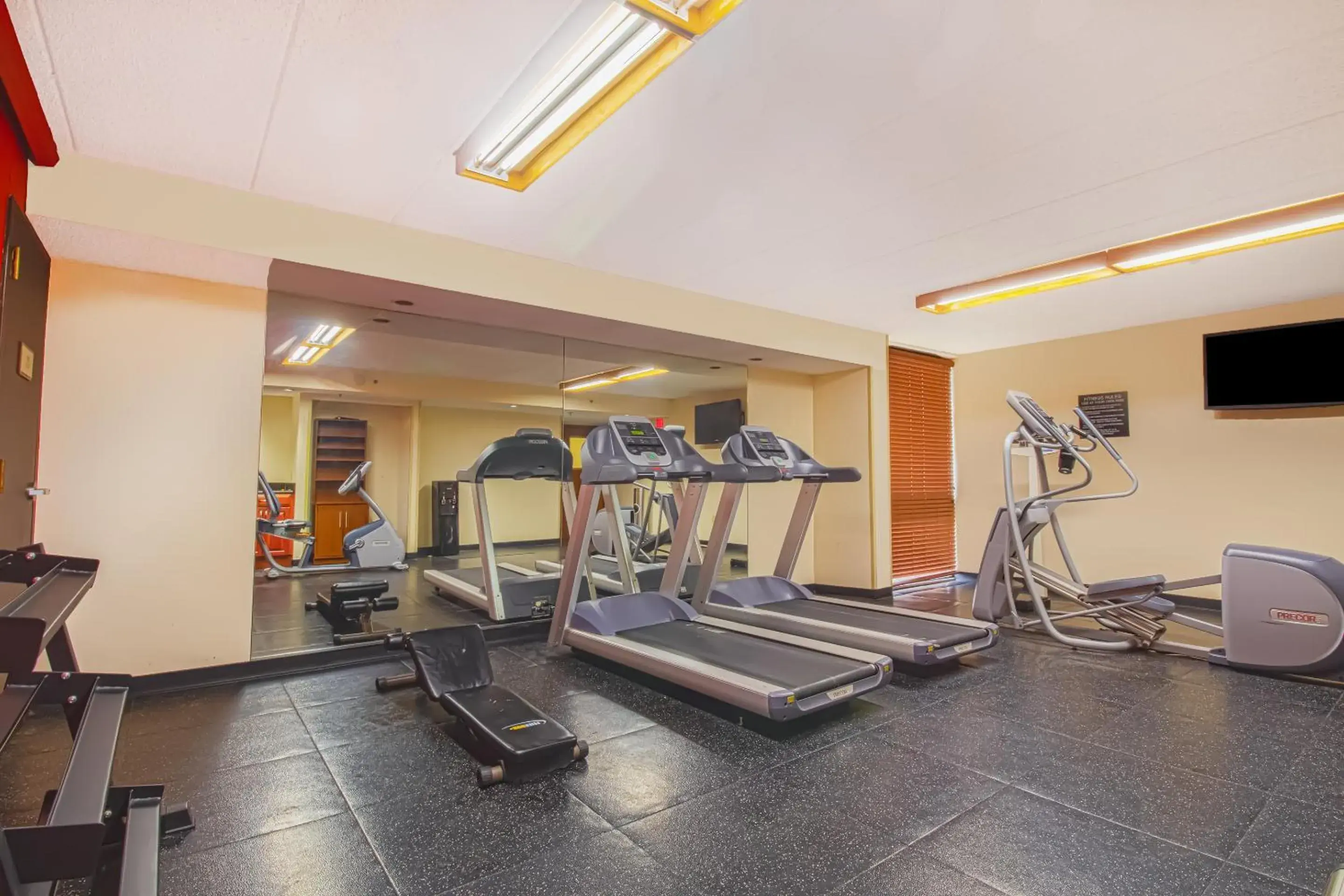 Fitness centre/facilities, Fitness Center/Facilities in Tulsa Square Hotel Central, I-44 By OYO