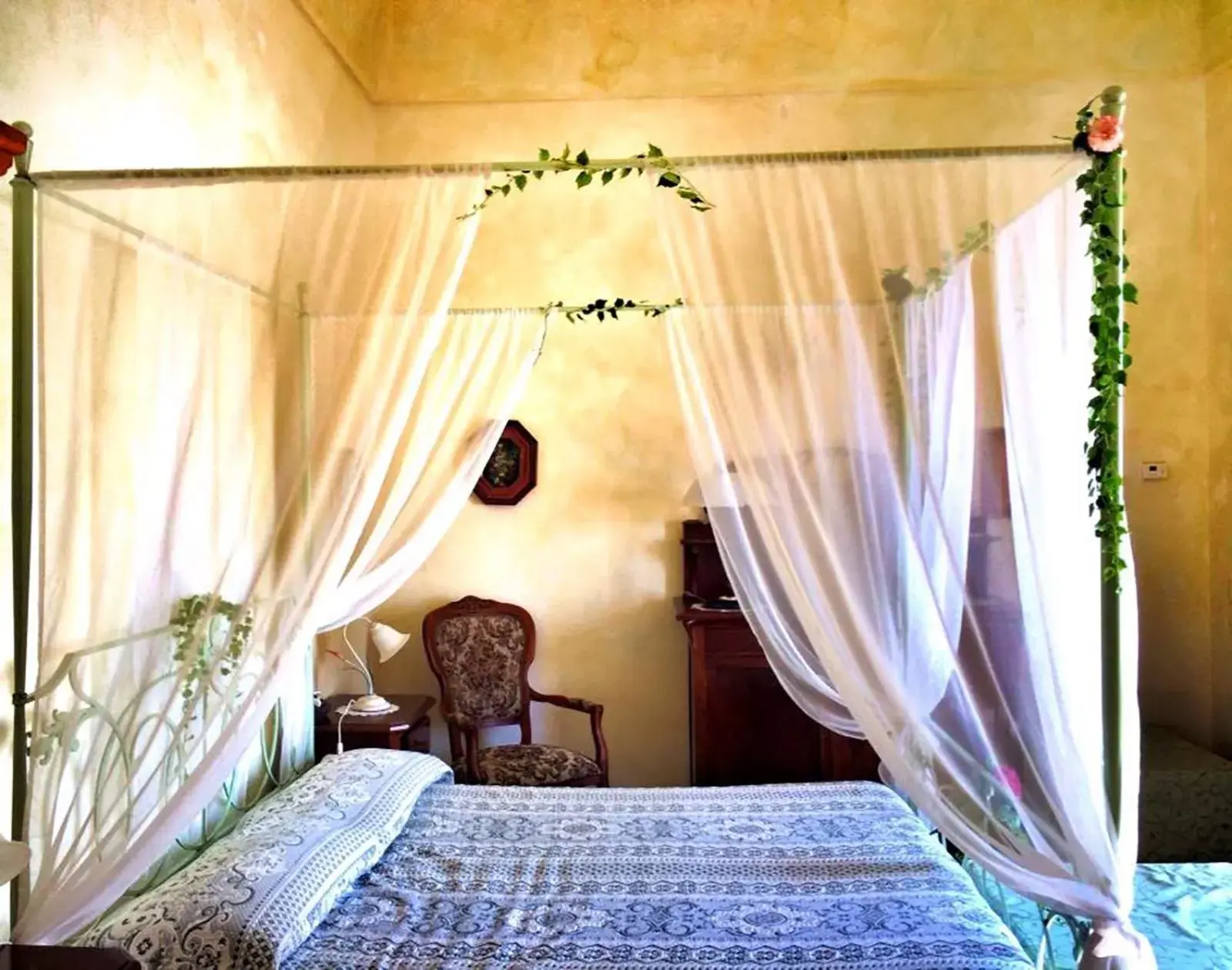Bed in L'Antico Borgo Dei Limoni