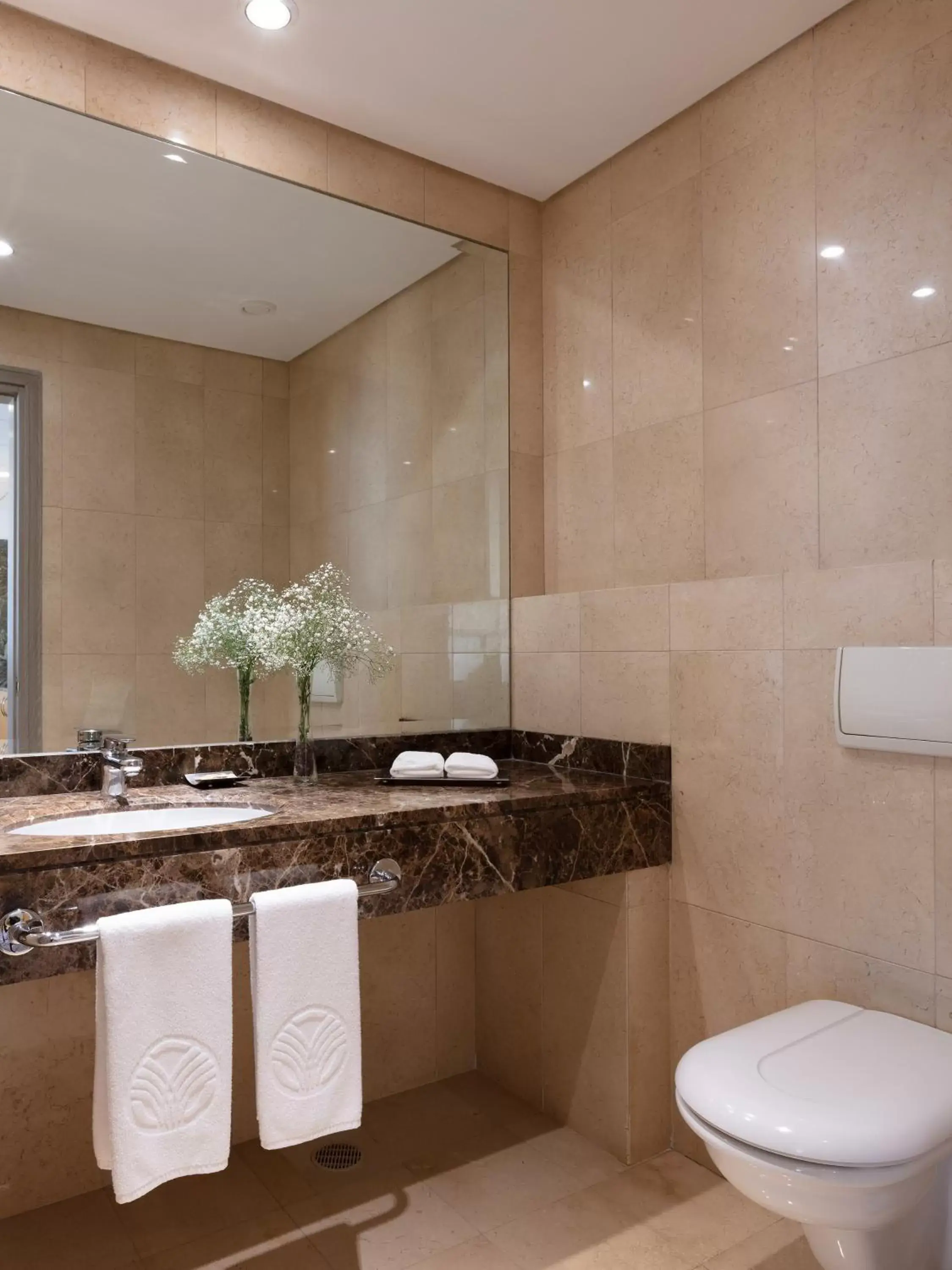 Bathroom in Gefinor Rotana – Beirut