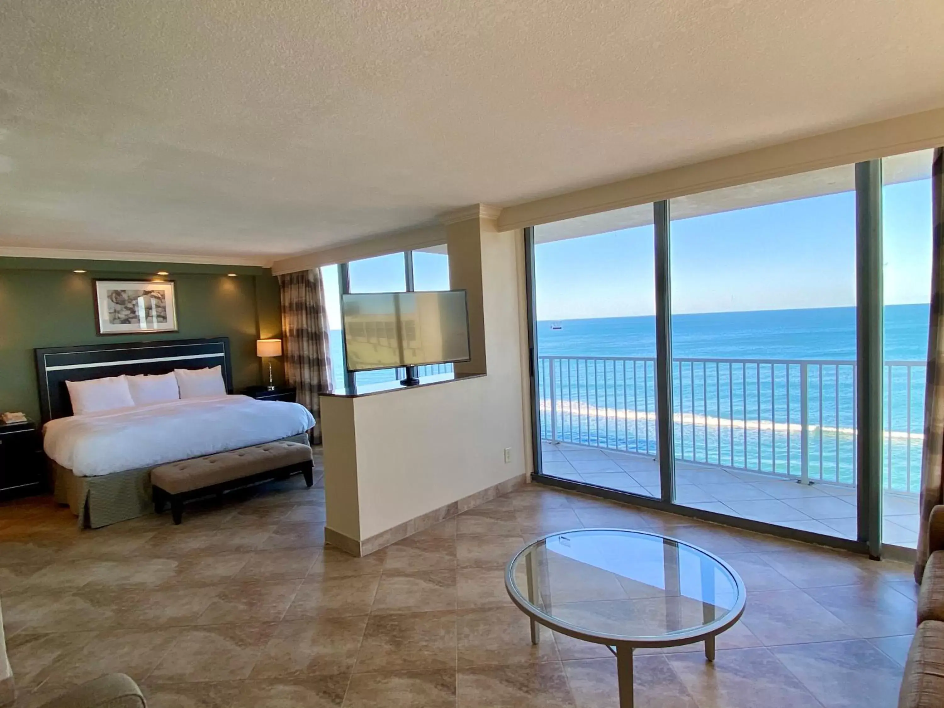 Bed in Radisson Suite Hotel Oceanfront