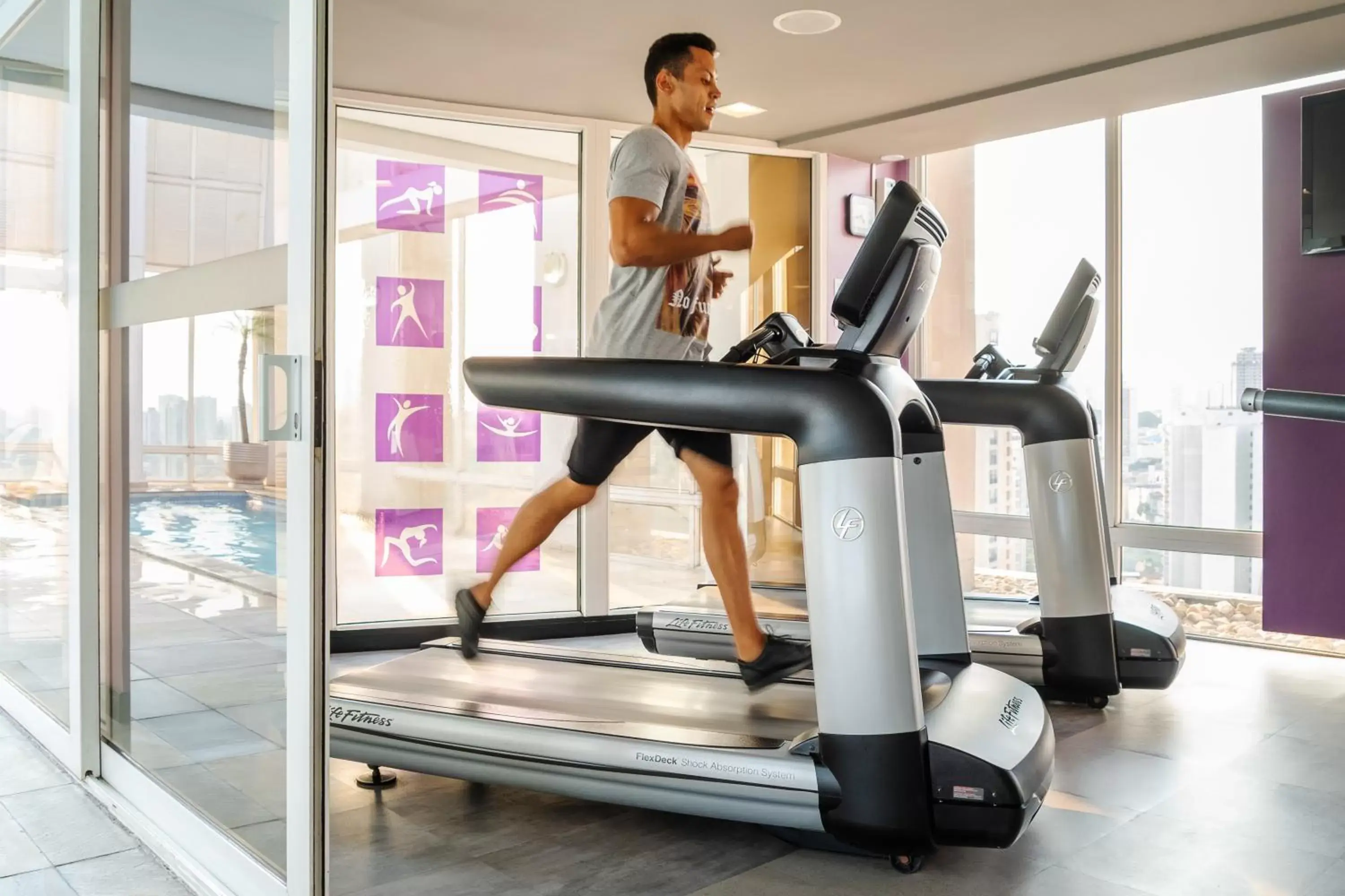 People, Fitness Center/Facilities in Mercure Guarulhos Aeroporto