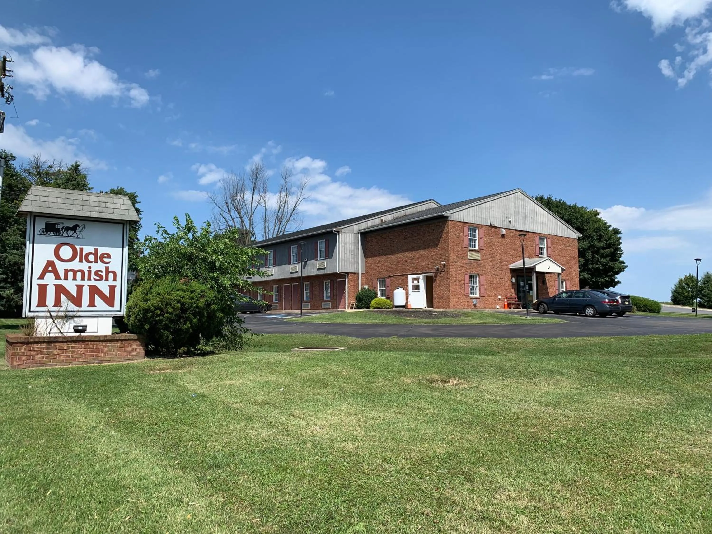 Facade/entrance in Olde Amish Inn