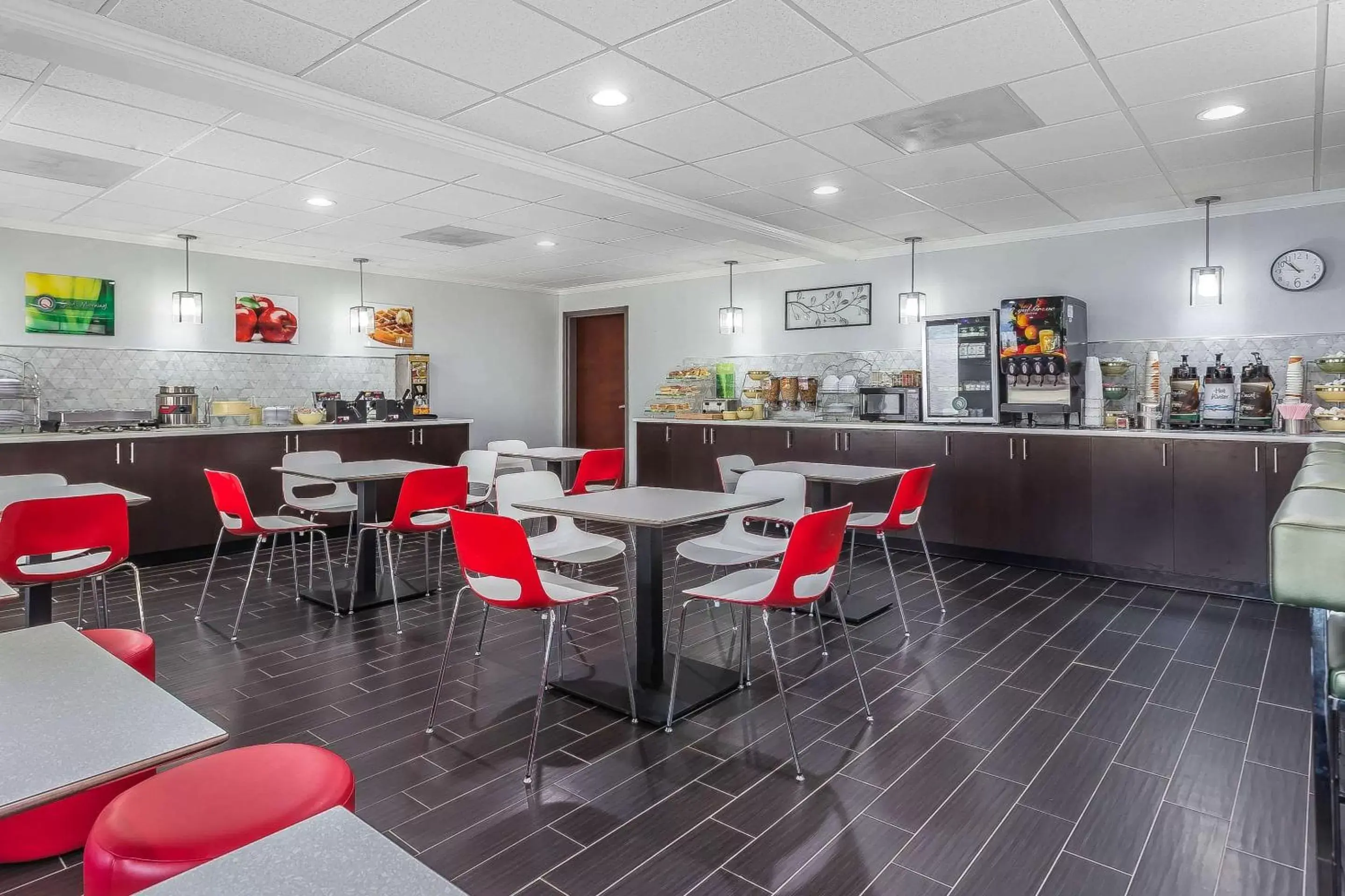 Restaurant/places to eat in Quality Suites Pineville - Charlotte Restaurant/places to eat in Quality Suites Pineville - Charlotte