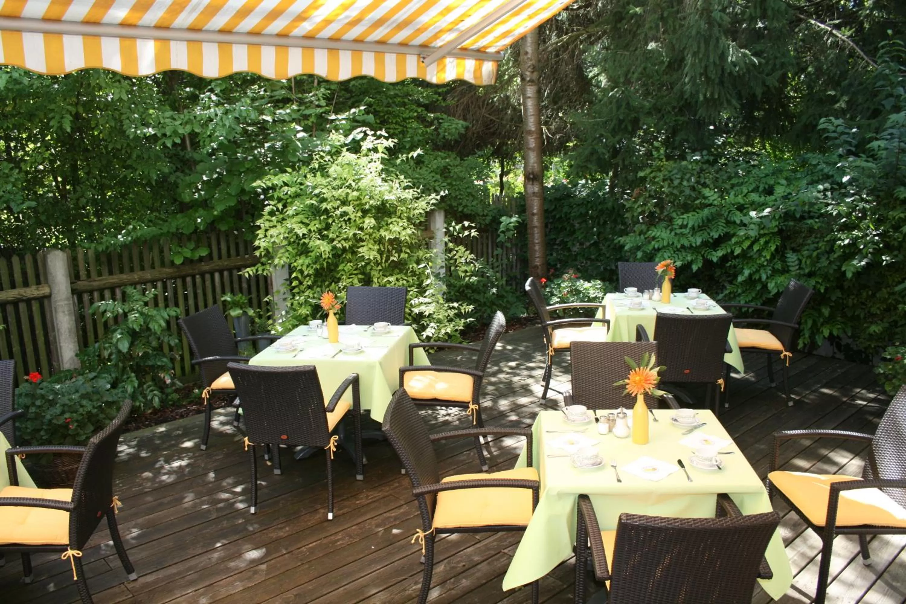 Restaurant/places to eat in Hotel Stadt Pasing