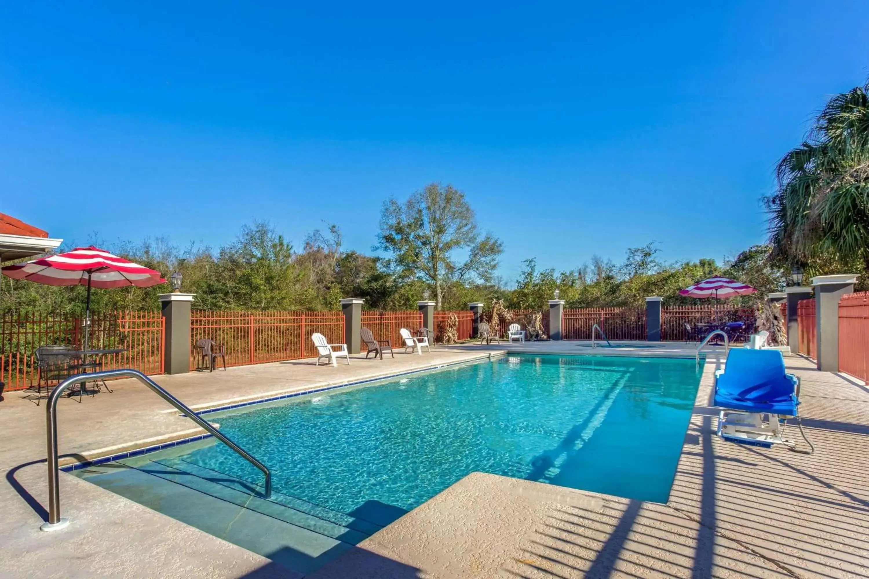 On site, Swimming Pool in La Quinta by Wyndham Mobile - Tillman's Corner