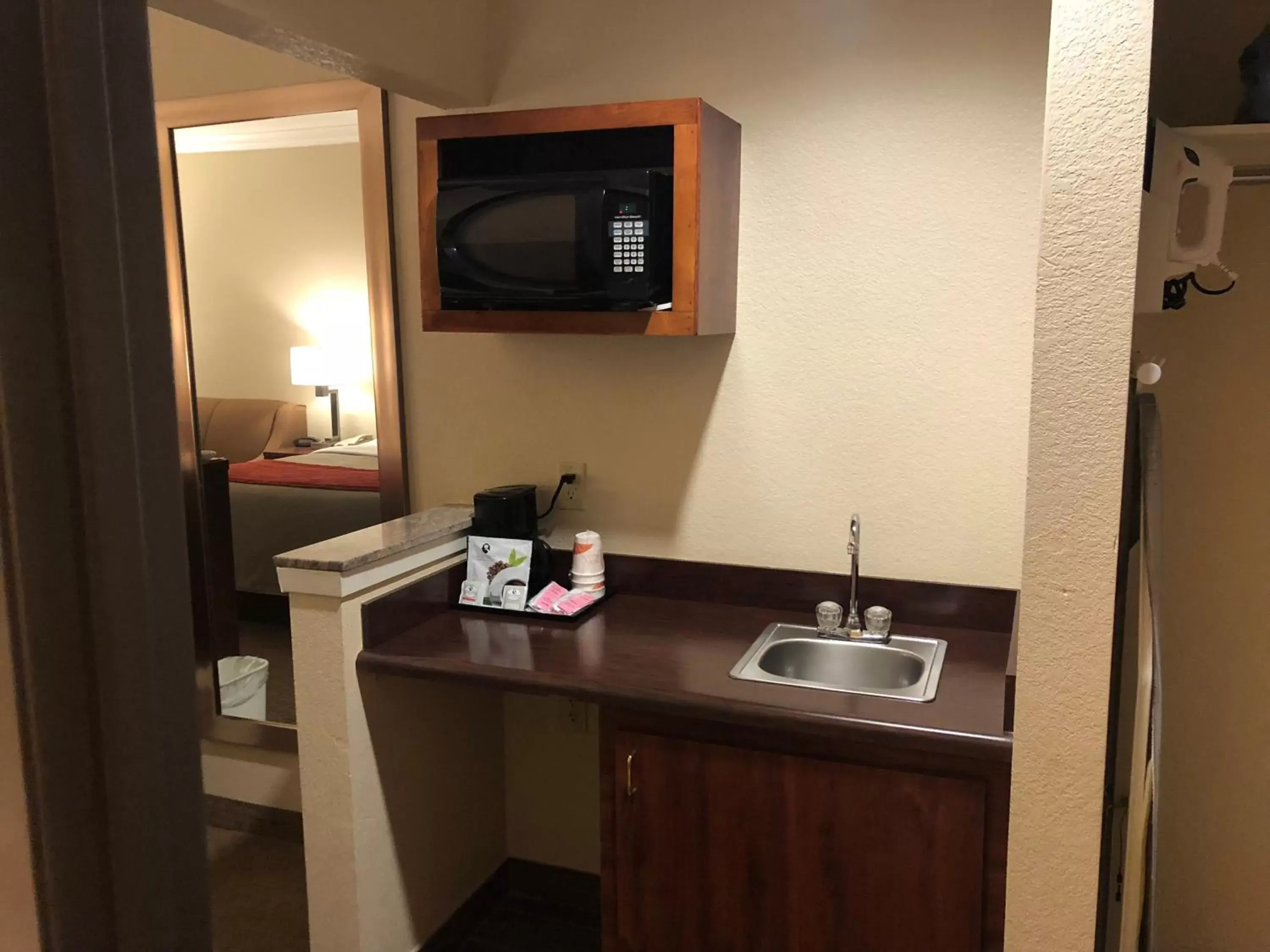 Kitchen or kitchenette in Comfort Inn Early Brownwood