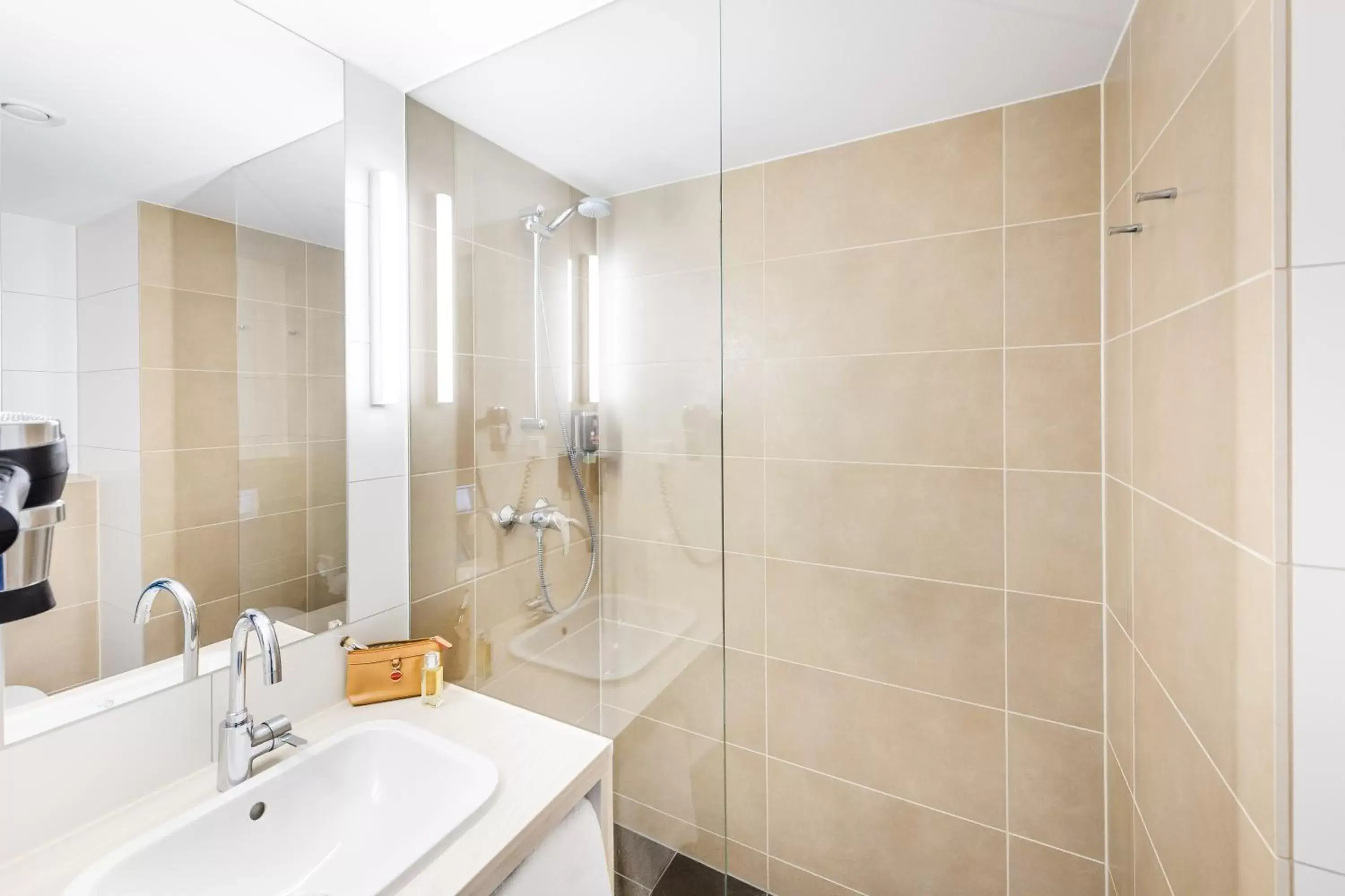 Shower, Bathroom in Ibis Styles Konstanz