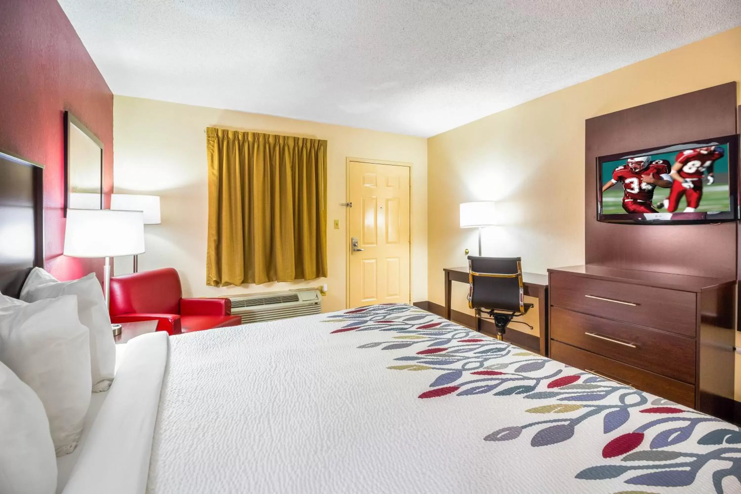 Bedroom, Bed in Red Roof Inn Clarksville Bedroom, Bed in Red Roof Inn Clarksville