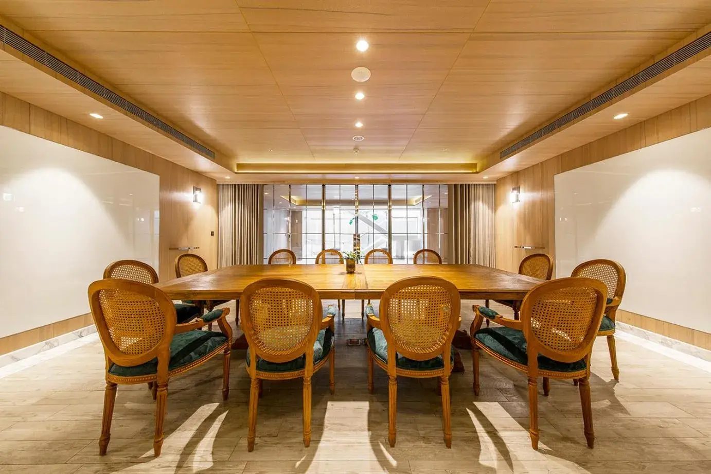 Meeting/conference room, Dining Area in Inhouse Hotel Grand