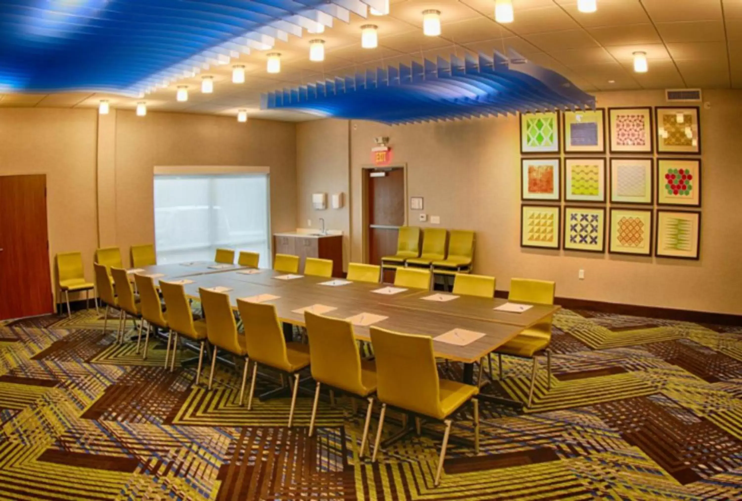 Meeting/conference room in Holiday Inn Express & Suites - Detroit North - Roseville, an IHG Hotel