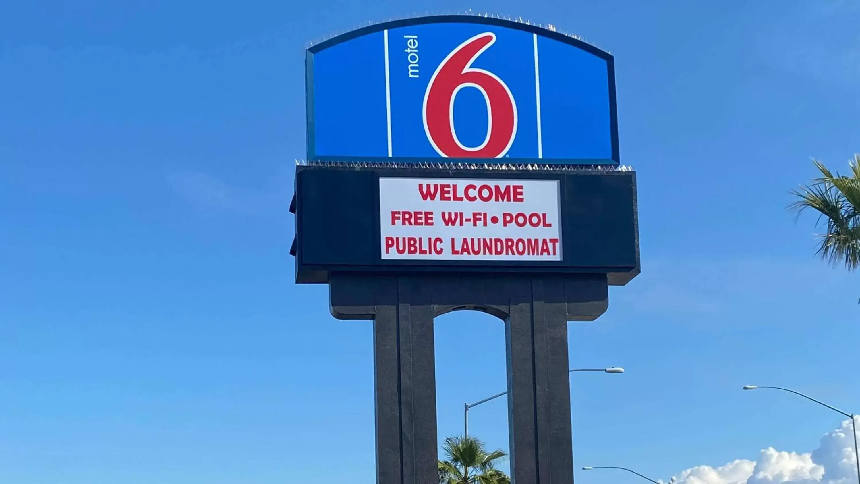 Property building in Motel 6 Bullhead City, Az - Laughlin