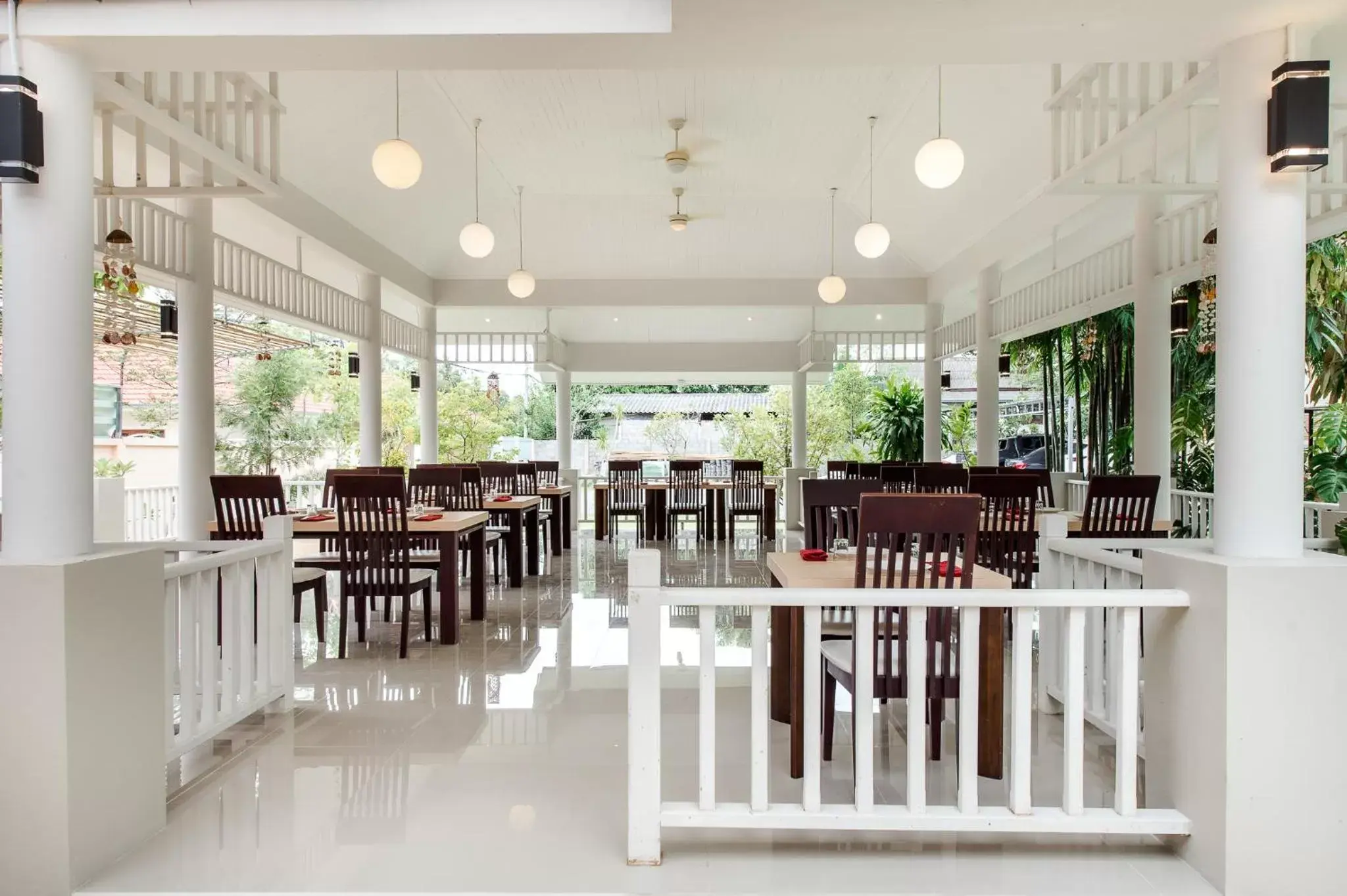 Restaurant/Places to Eat in Prinz Garden Villa