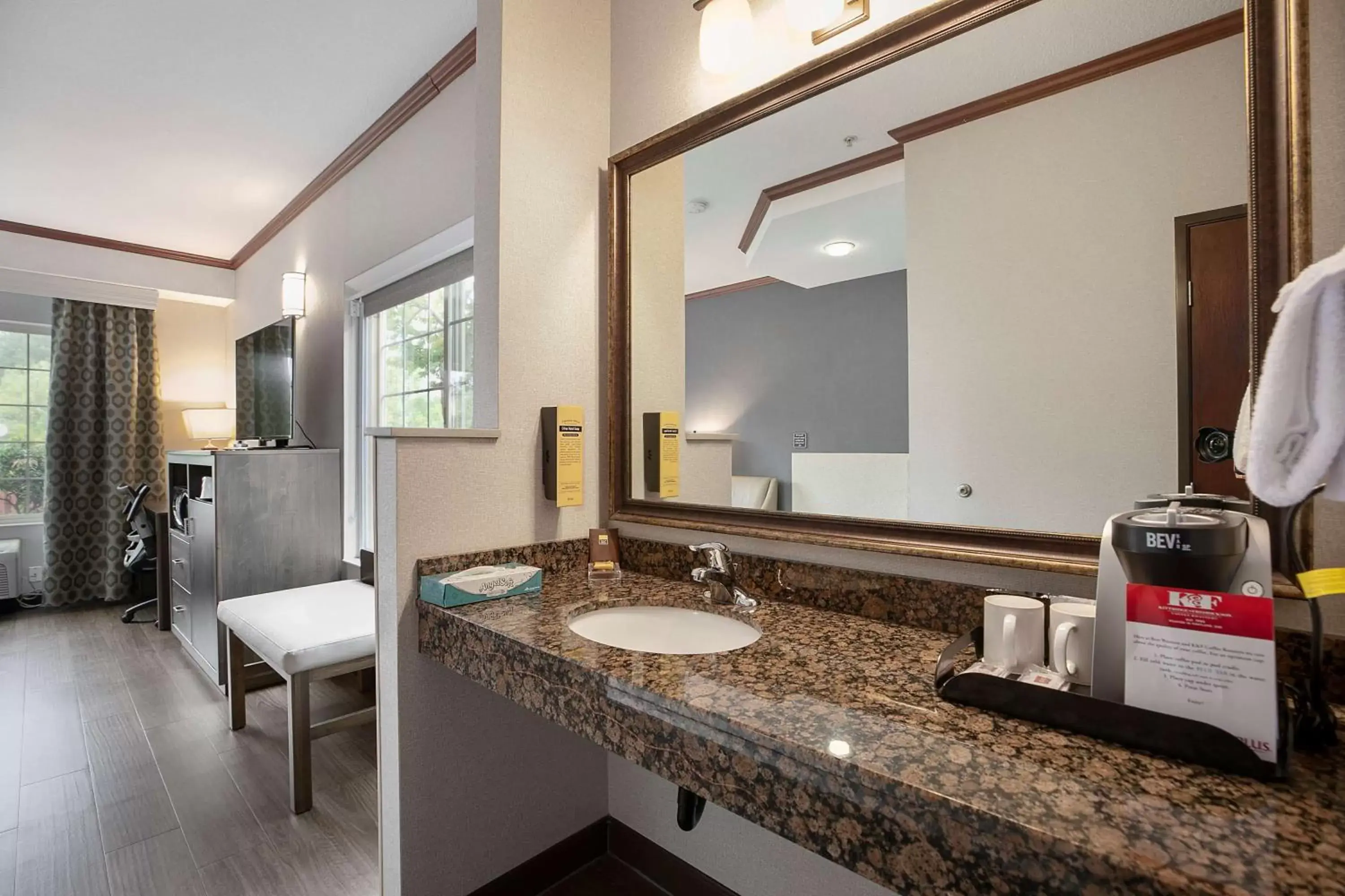 Photo of the whole room, Bathroom in Best Western Plus Northwind Inn & Suites