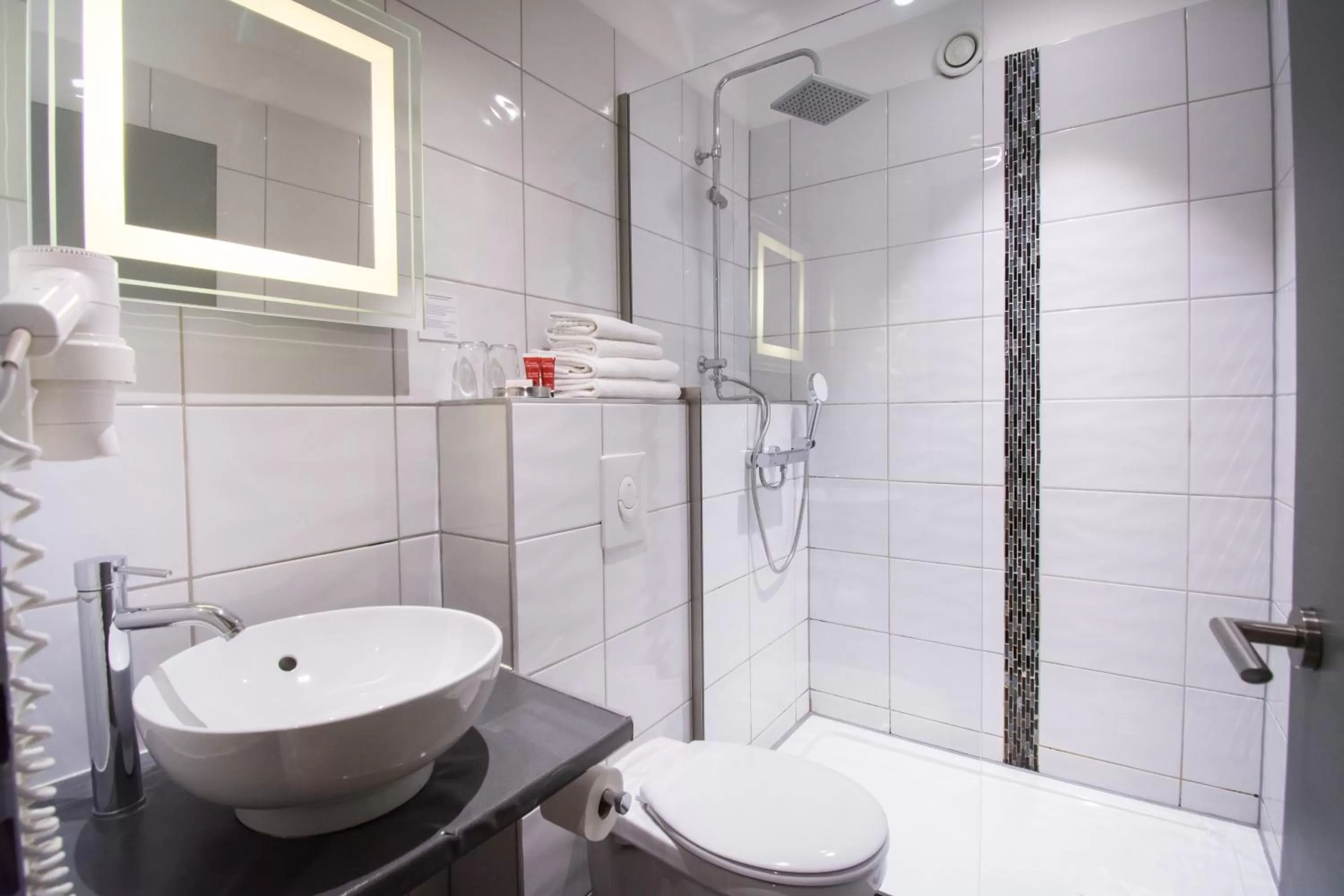 Bathroom in Hôtel Couvent du Franciscain Centre ville