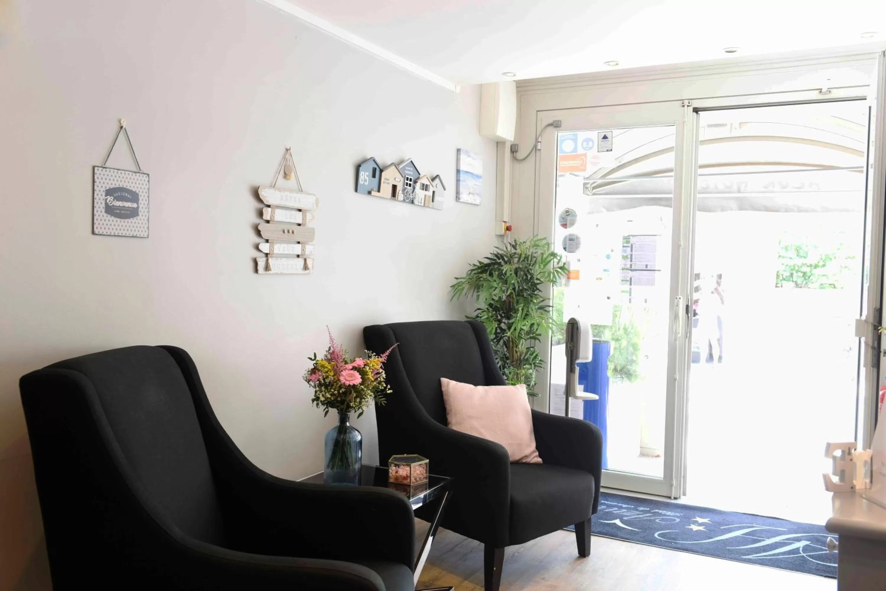 Lobby or reception in Azur Hôtel