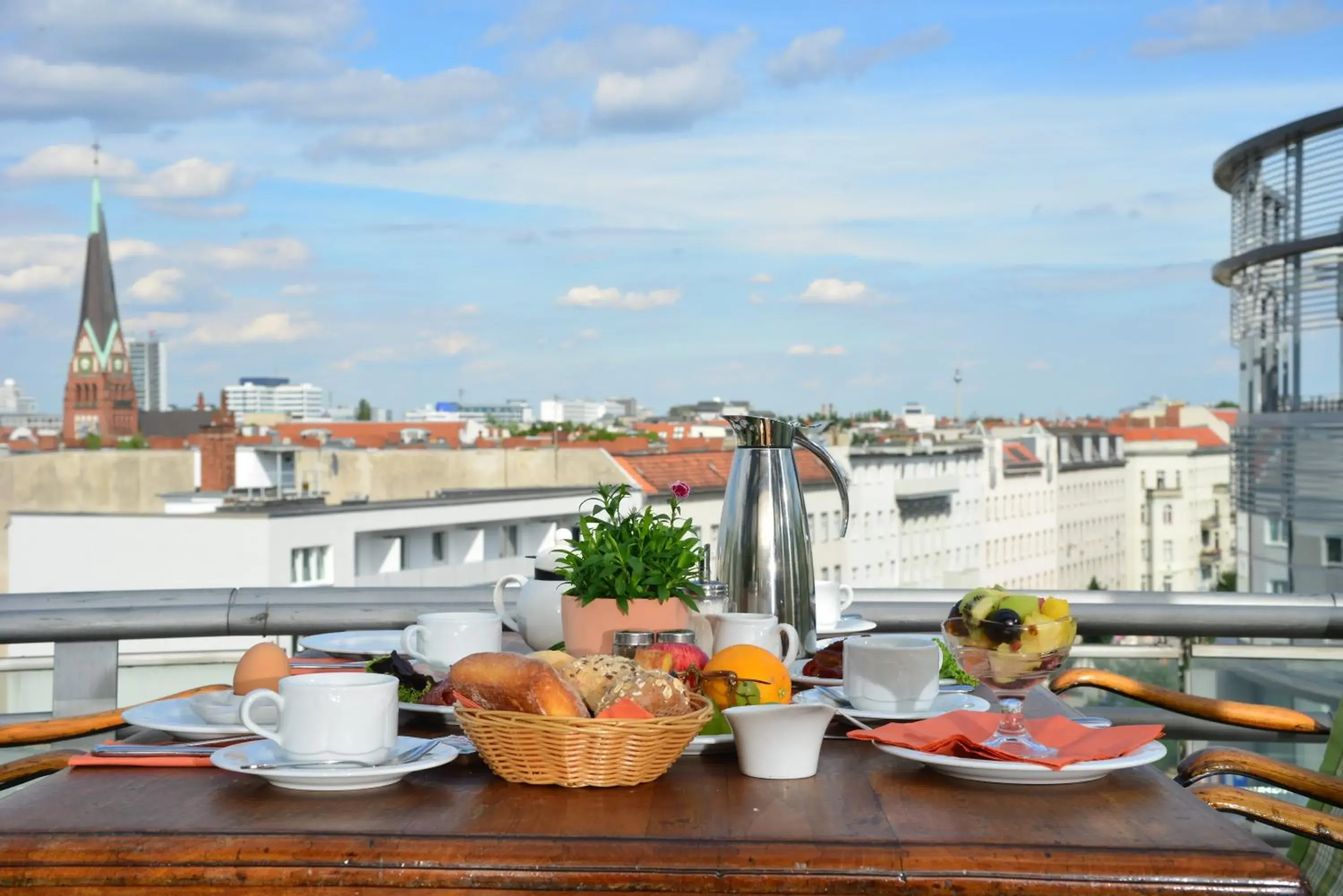 View (from property/room), Breakfast in Hotel Domicil Berlin by Golden Tulip