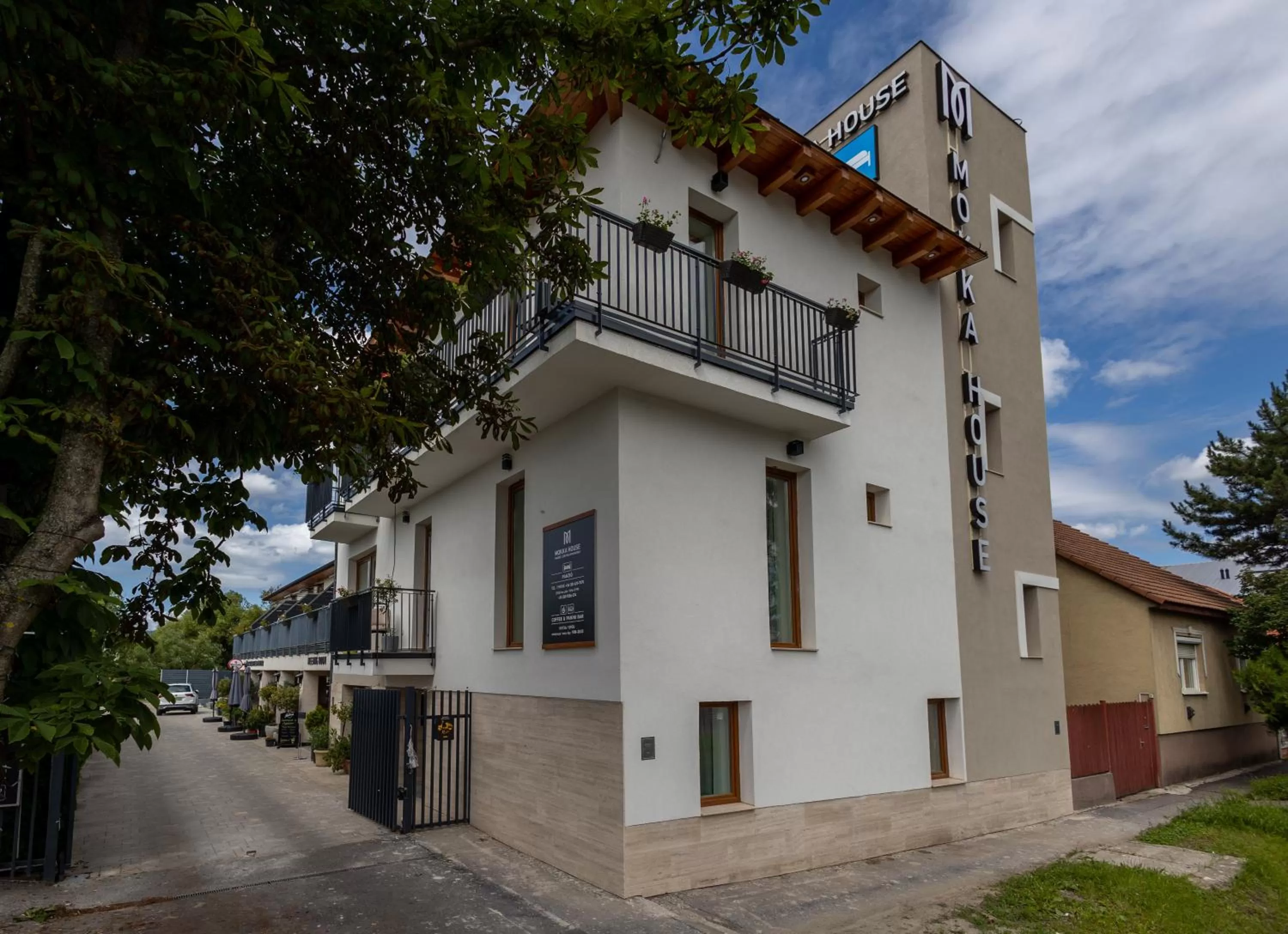 Property building in Mokka House Panzió