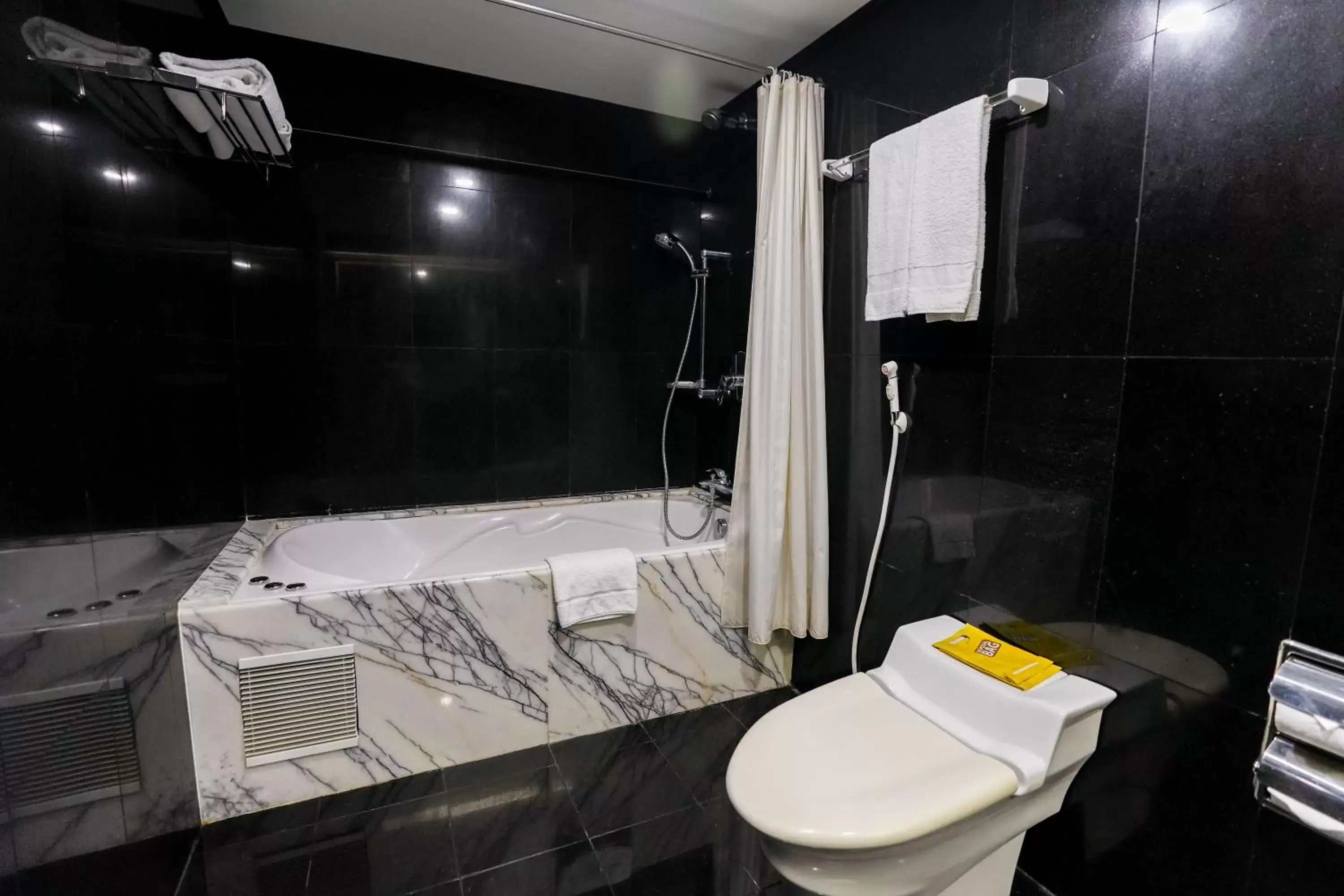 Bath, Bathroom in Hotel Sarina