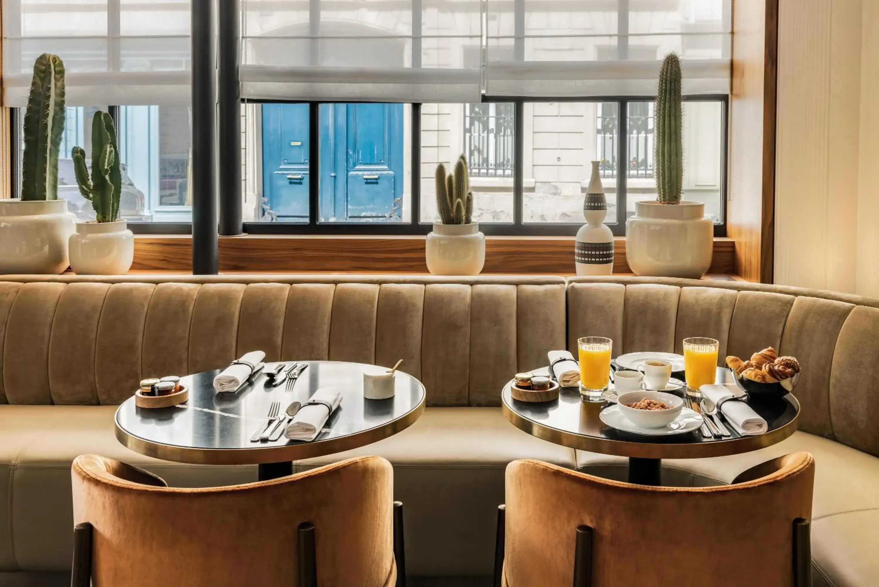 Restaurant/places to eat in Pavillon Faubourg Saint-Germain & Spa