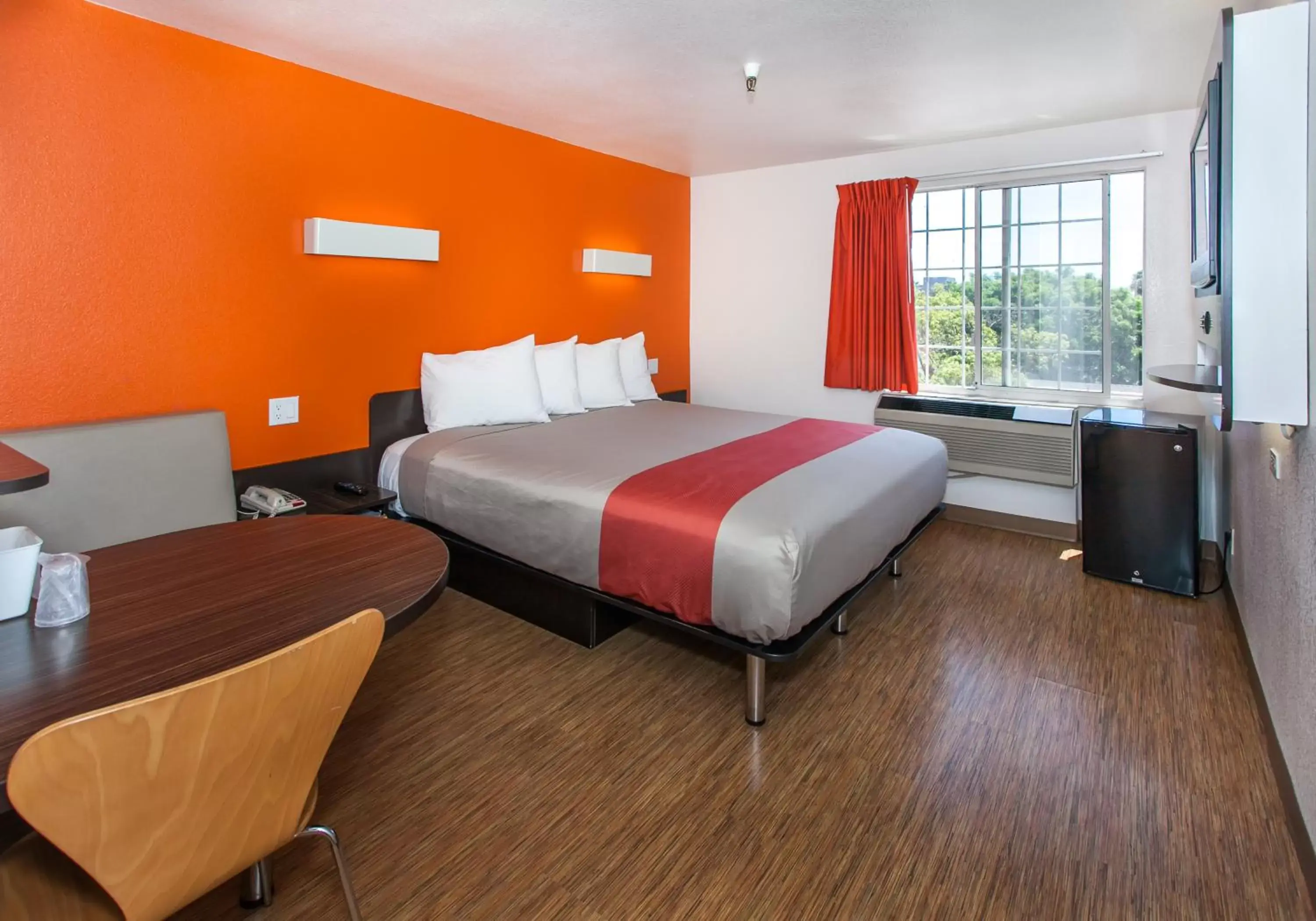 Photo of the whole room, Bed in Motel 6 Hollywood