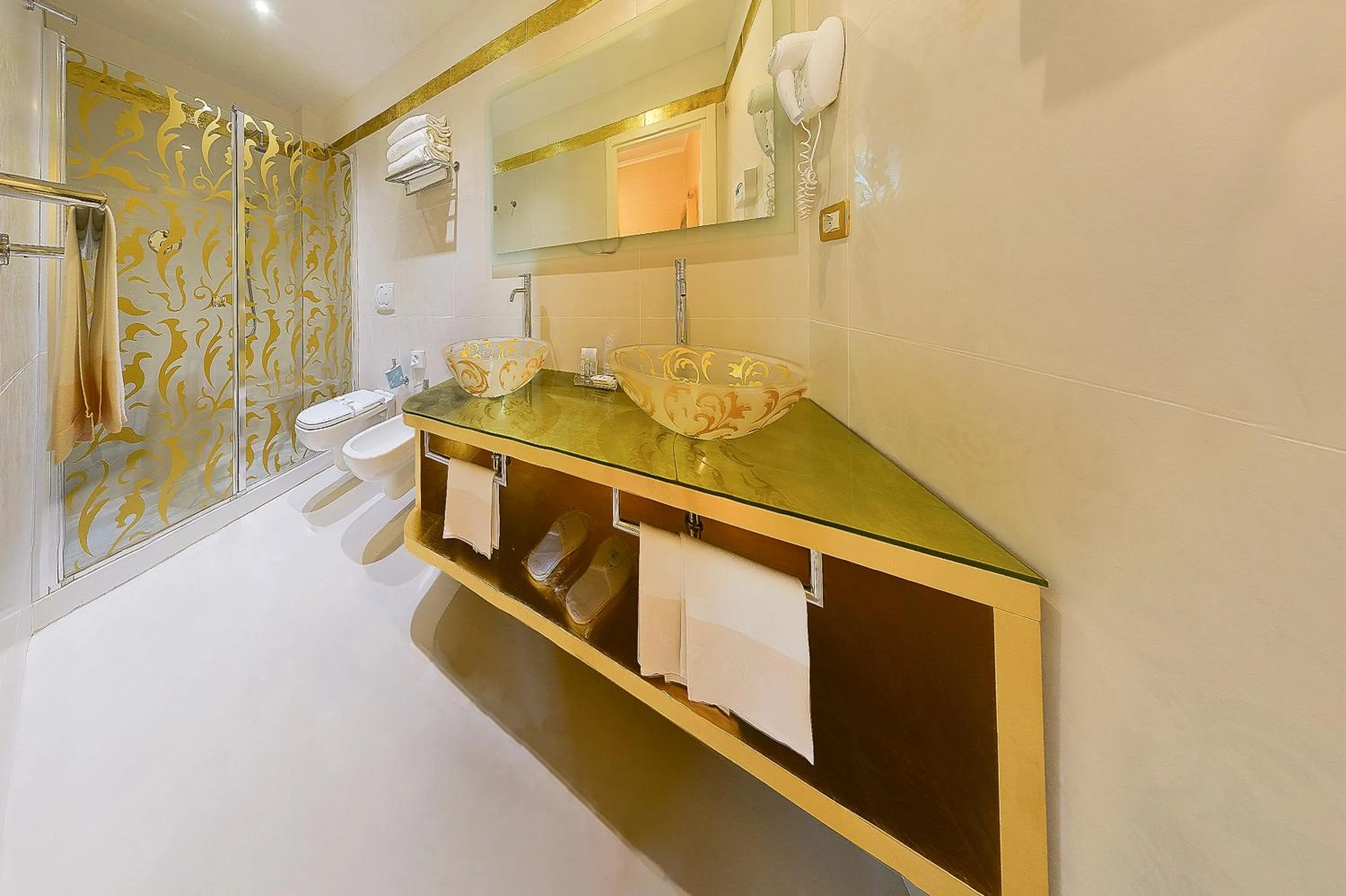 Bathroom in Zanhotel Tre Vecchi