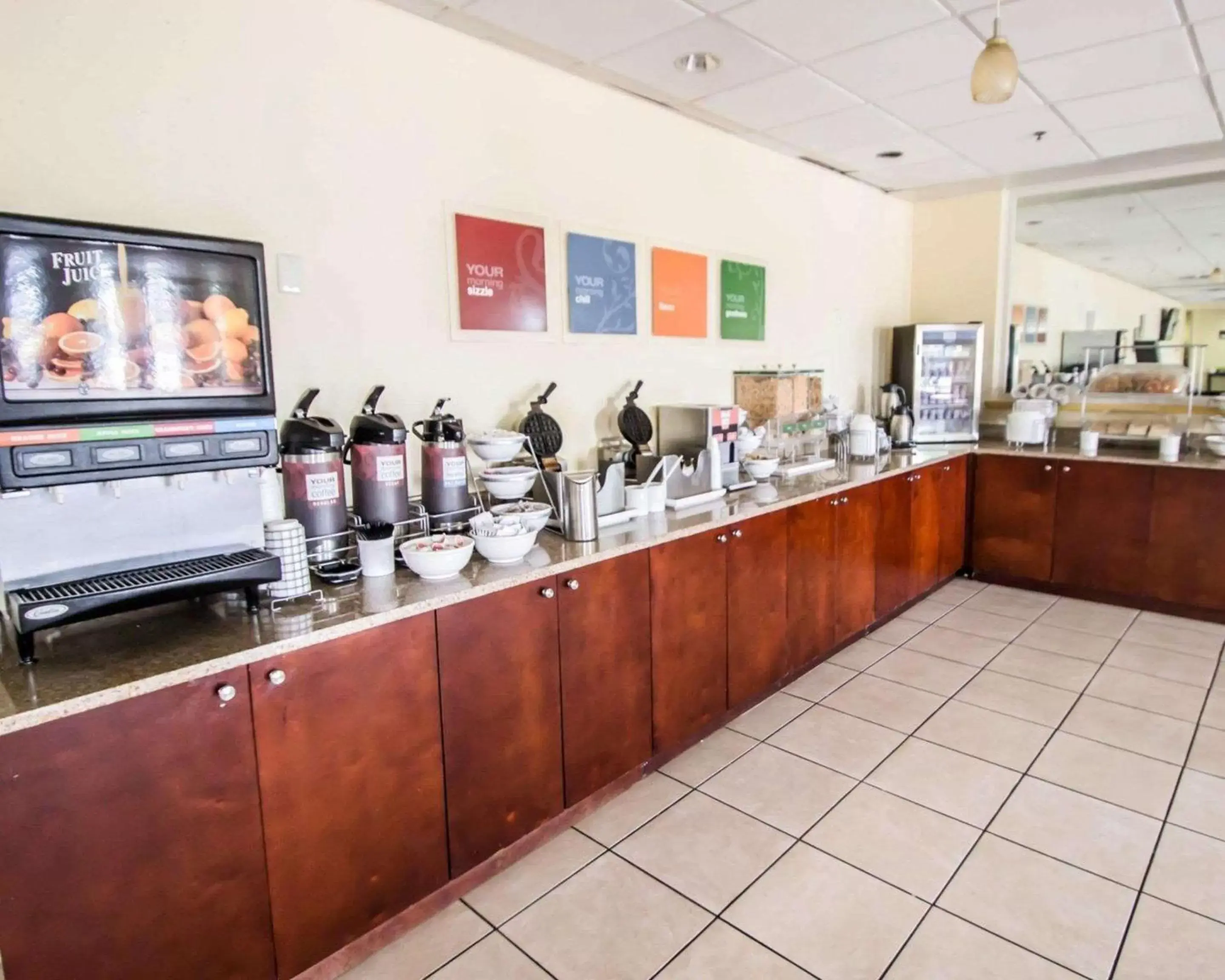 Restaurant/Places to Eat in Quality Inn & Suites Orlando / Winter Park