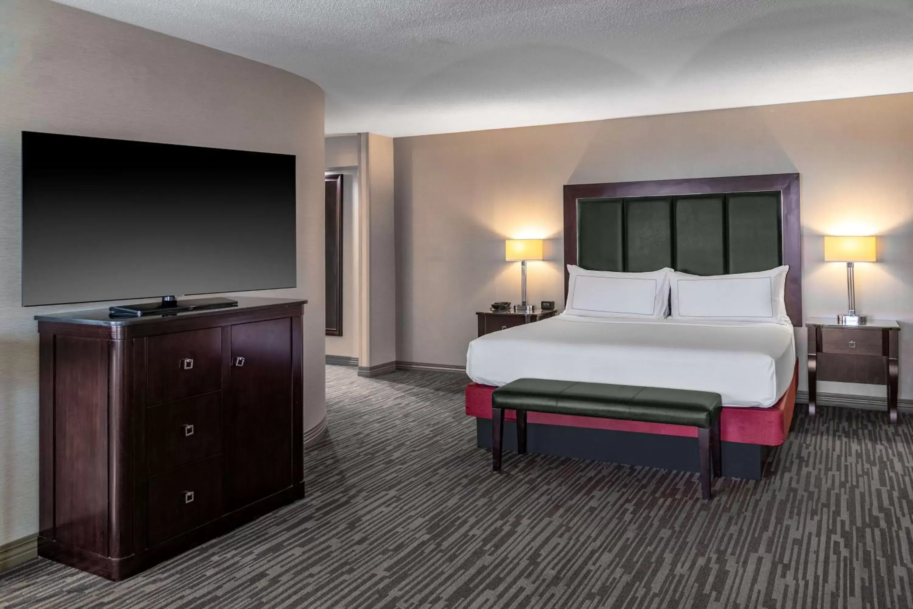 Bed in DoubleTree Suites by Hilton Hotel Columbus Downtown