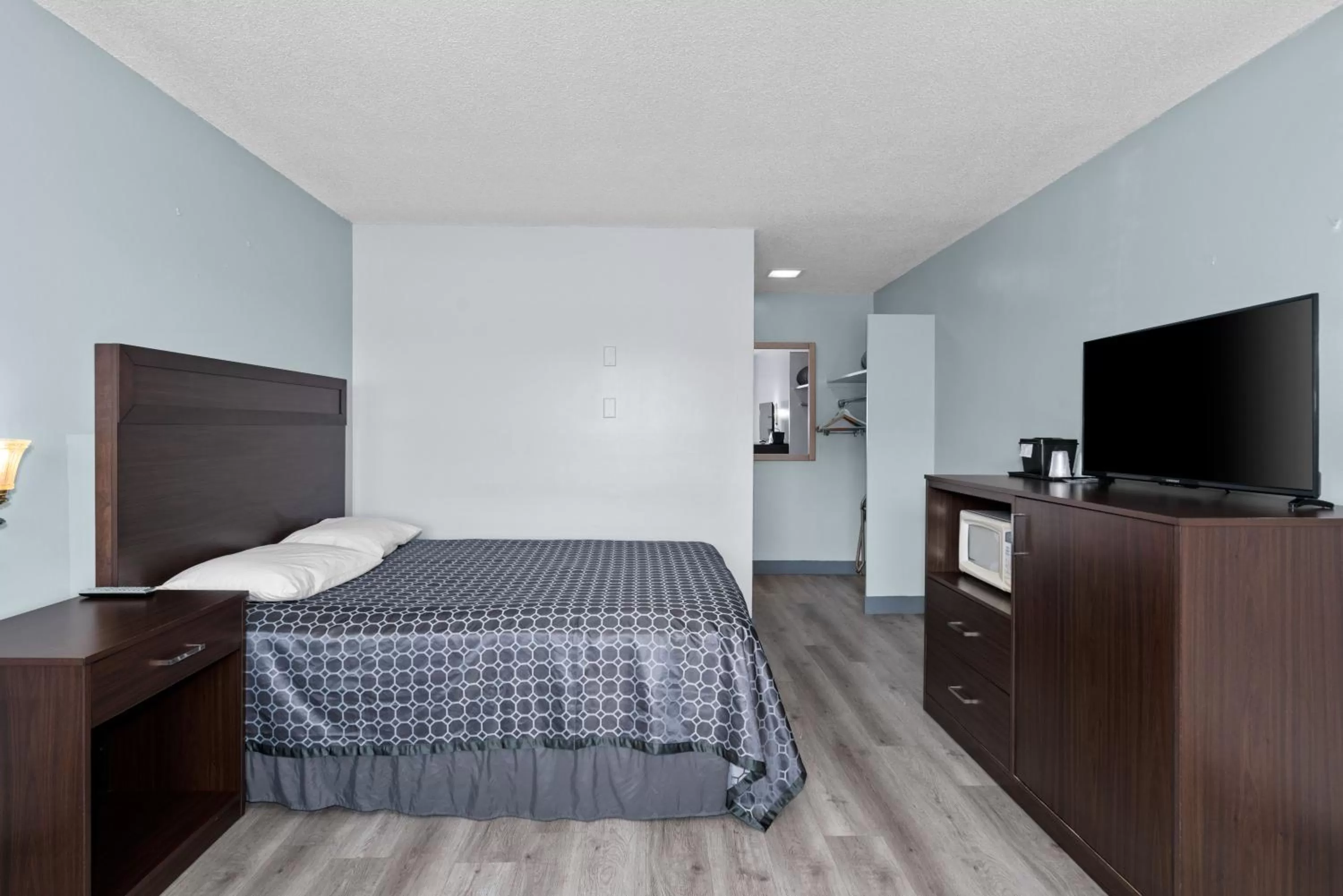 Bedroom in Holiday Lodge Wenatchee