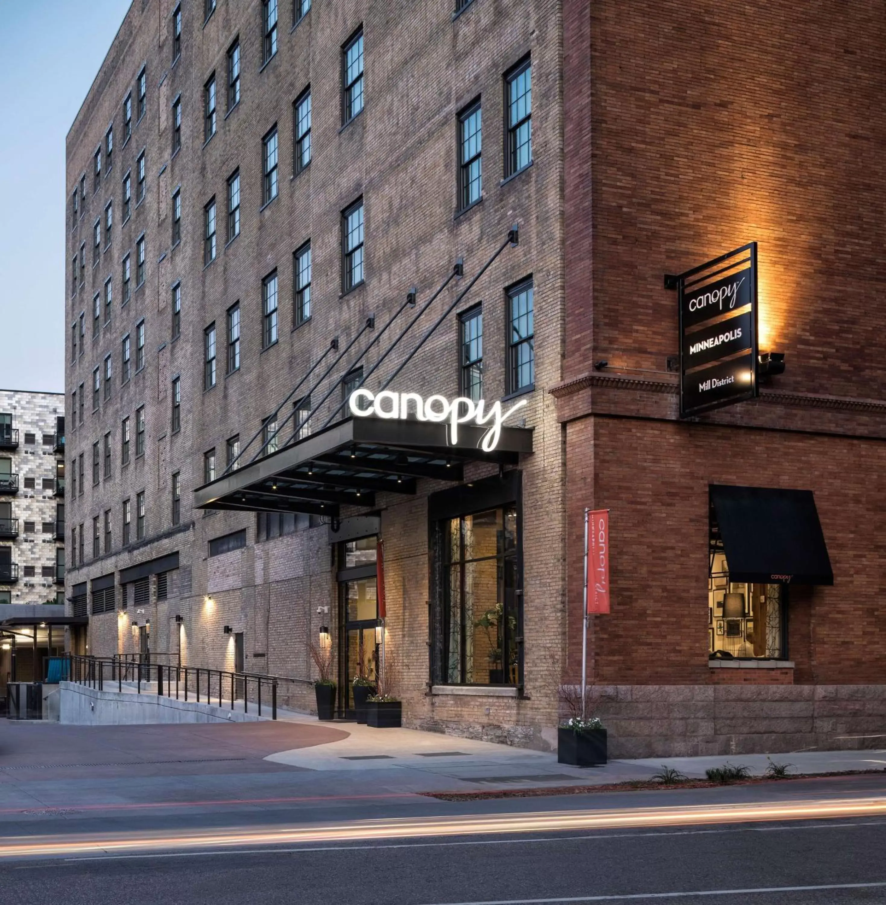 Property Building in Canopy by Hilton Minneapolis Mill District