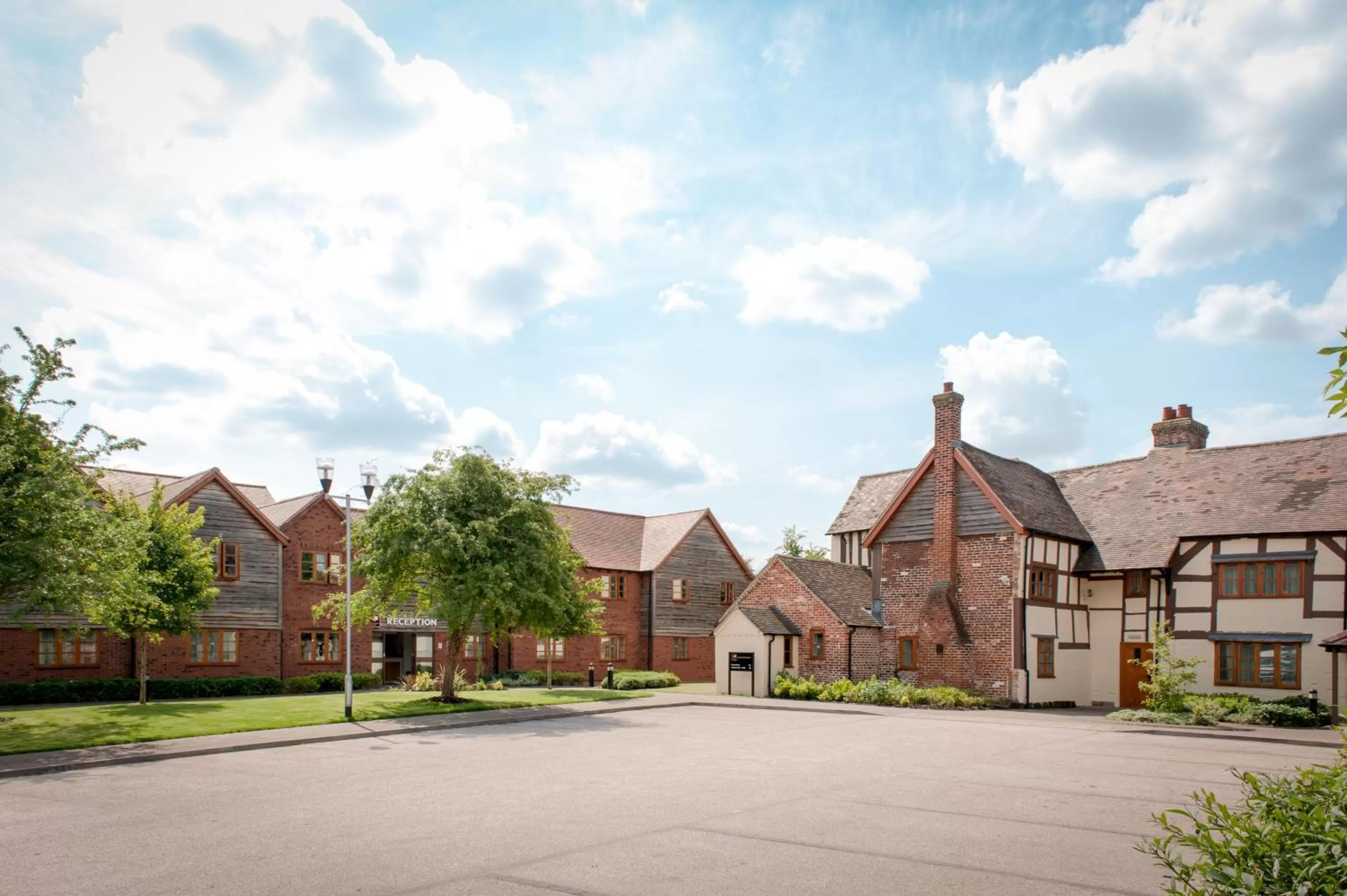 Property building in Meadow Farm Redditch by Marstons Inns