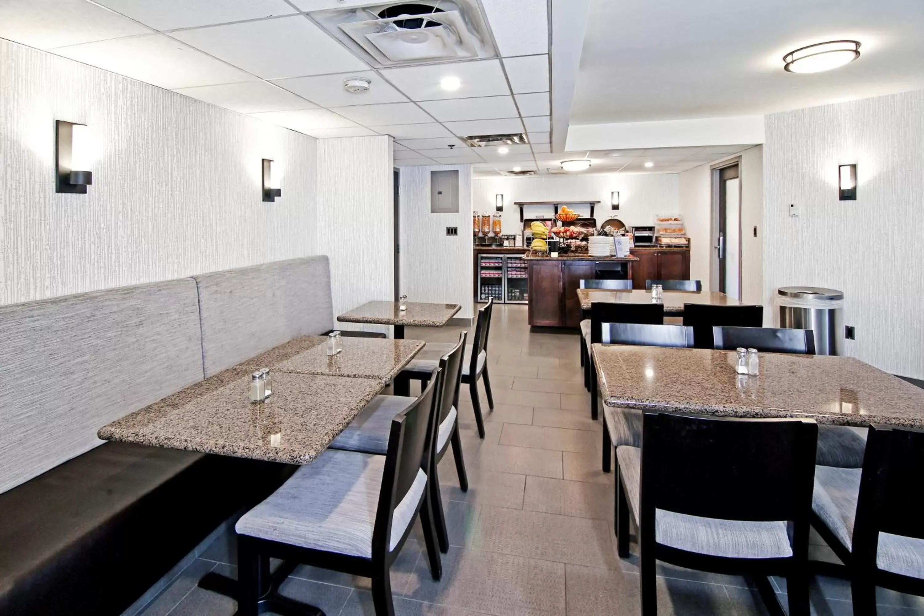 Restaurant/places to eat in Best Western Plus Banff International Lodge Restaurant/places to eat in Best Western Plus Banff International Lodge