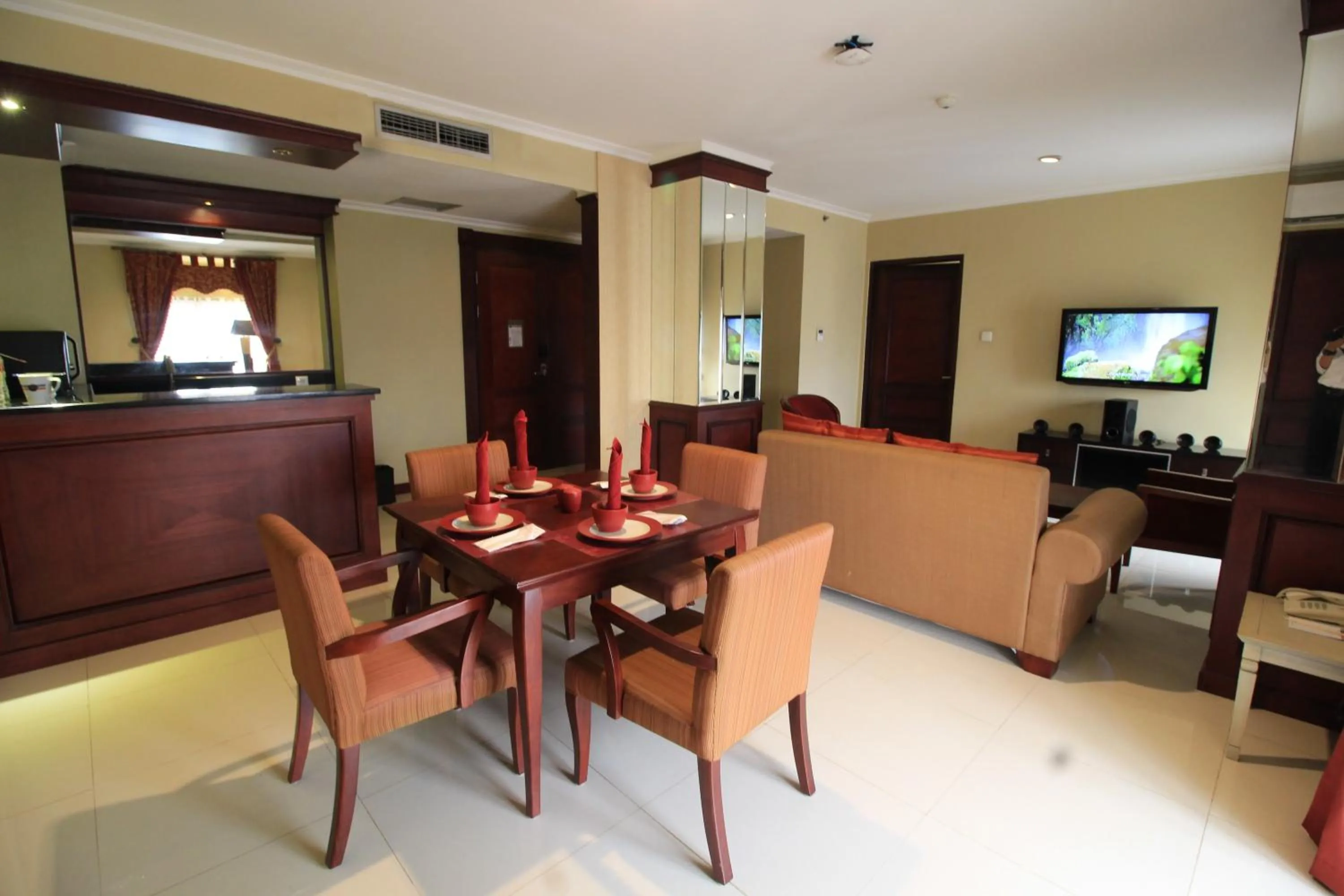 Dining area in Hotel Dafam Semarang