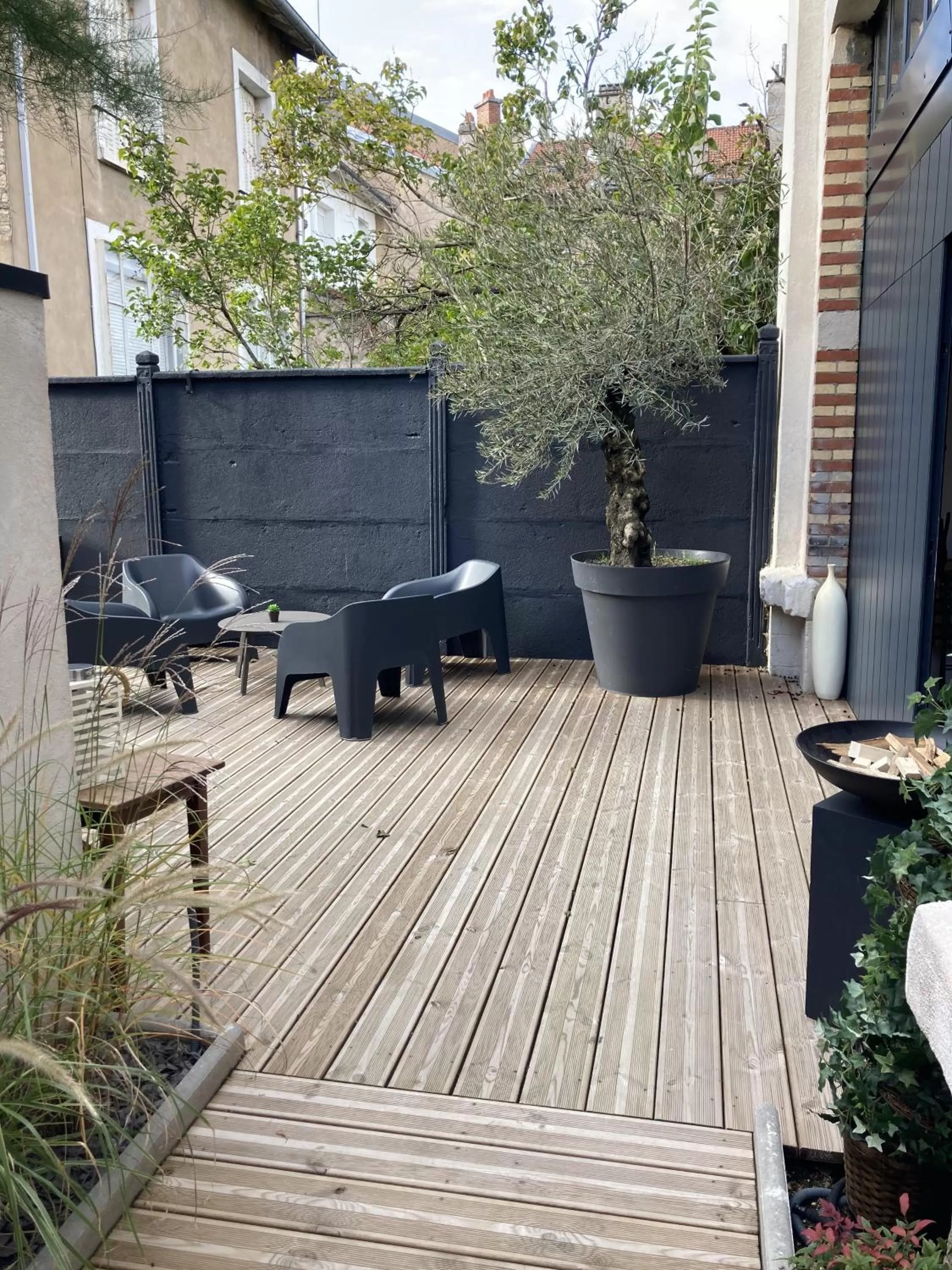 Garden in Maison d'hotes L'atelier du Charmois